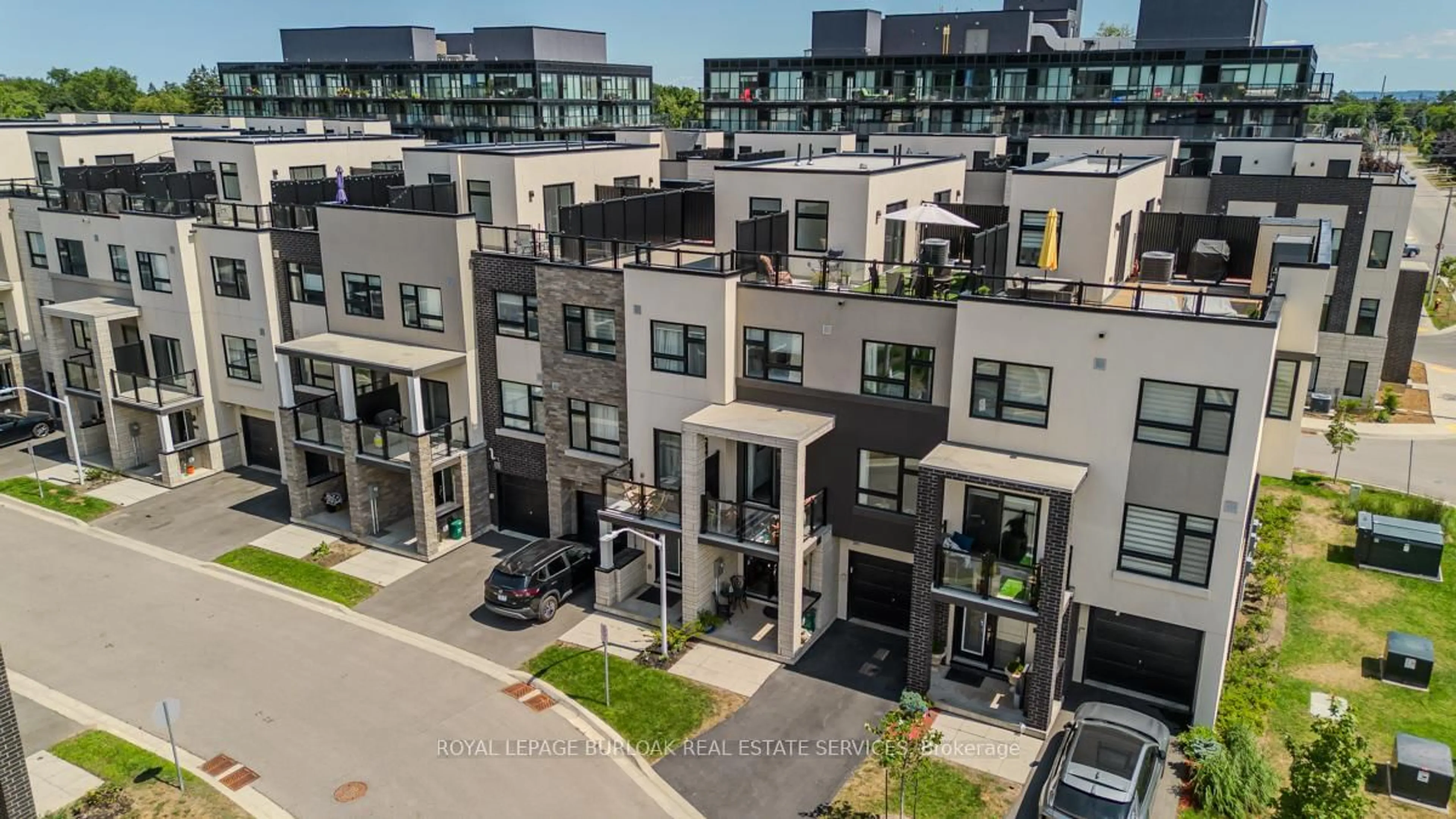 A pic from outside/outdoor area/front of a property/back of a property/a pic from drone, street for 1121 Cooke Blvd #28, Burlington Ontario L7T 0C3