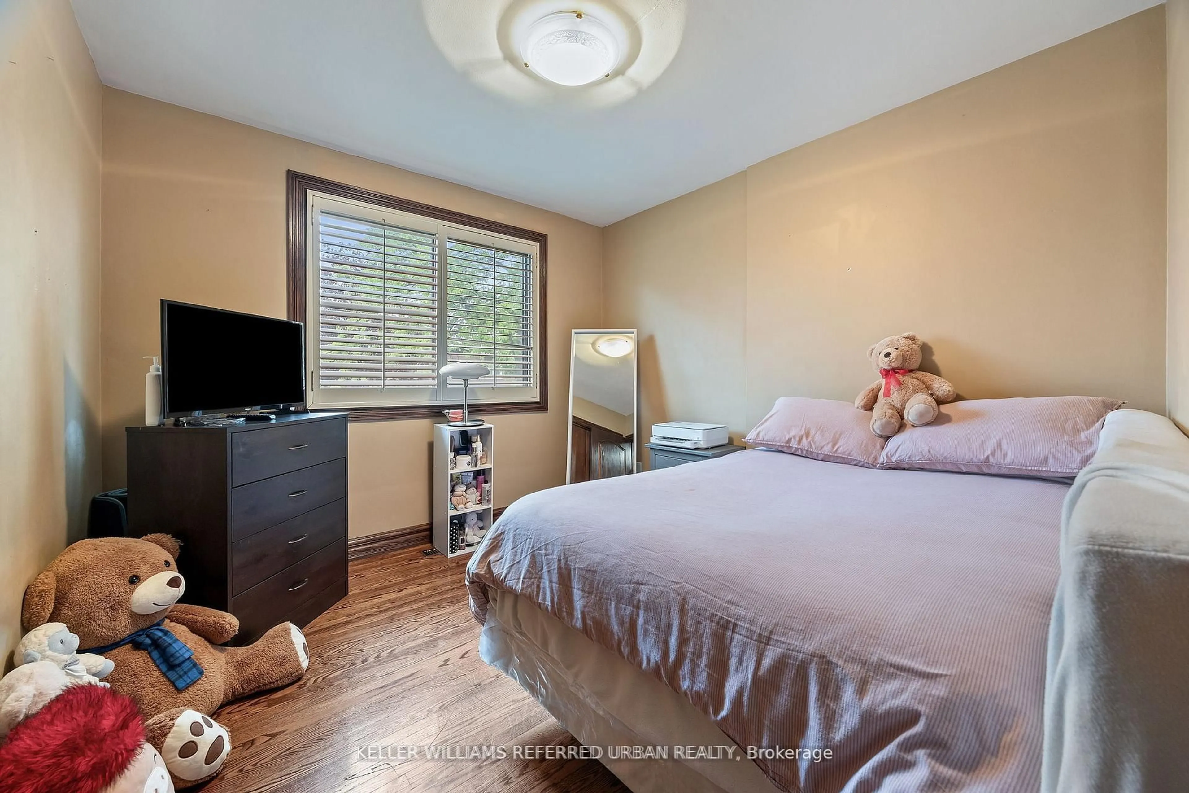 Bedroom with bed, wood/laminate floor for 12 Eldorado Crt, Toronto Ontario M3J 1W9