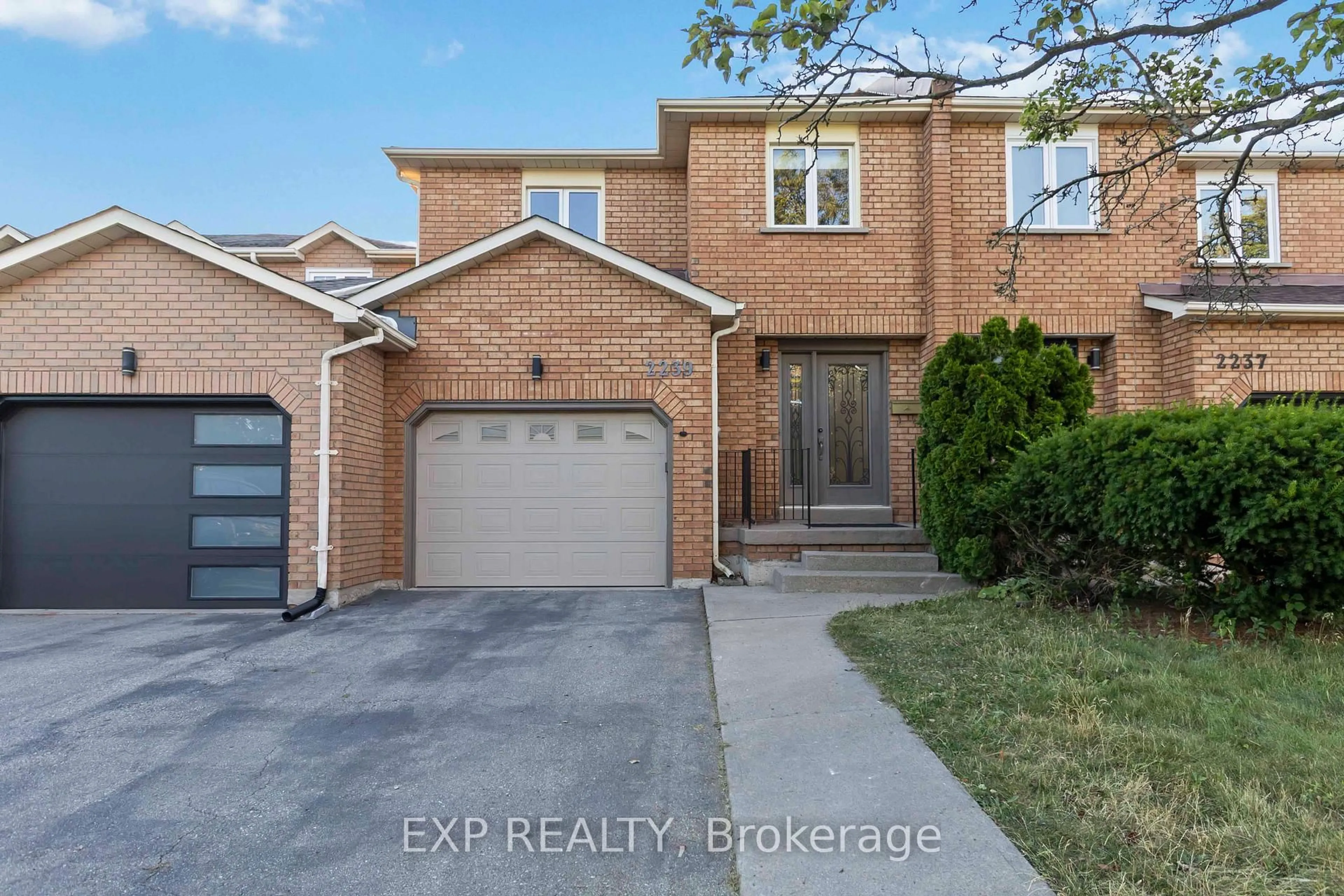 Home with brick exterior material, street for 2239 SHIPWRIGHT Rd, Oakville Ontario L6M 3E2