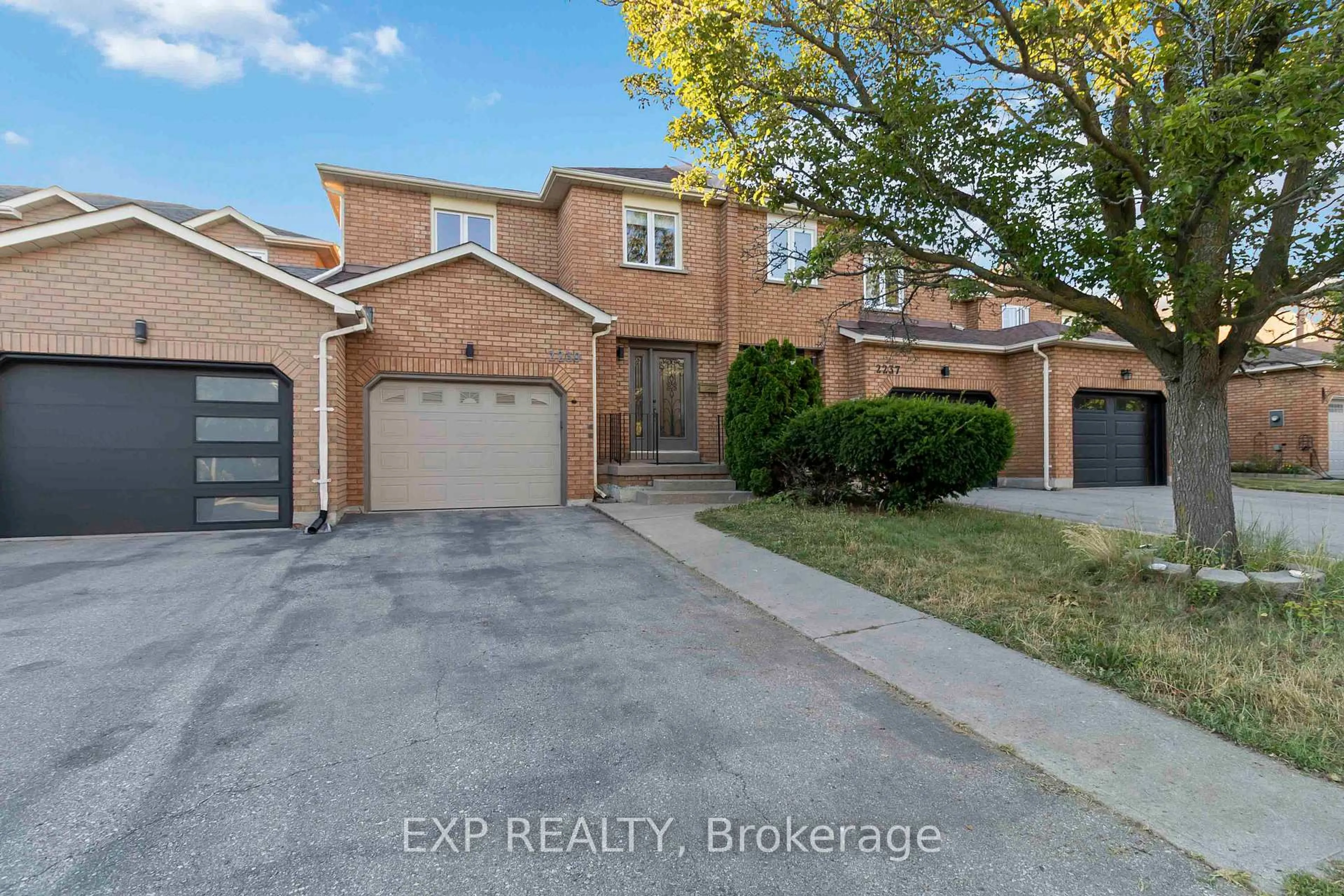 Home with brick exterior material, street for 2239 SHIPWRIGHT Rd, Oakville Ontario L6M 3E2