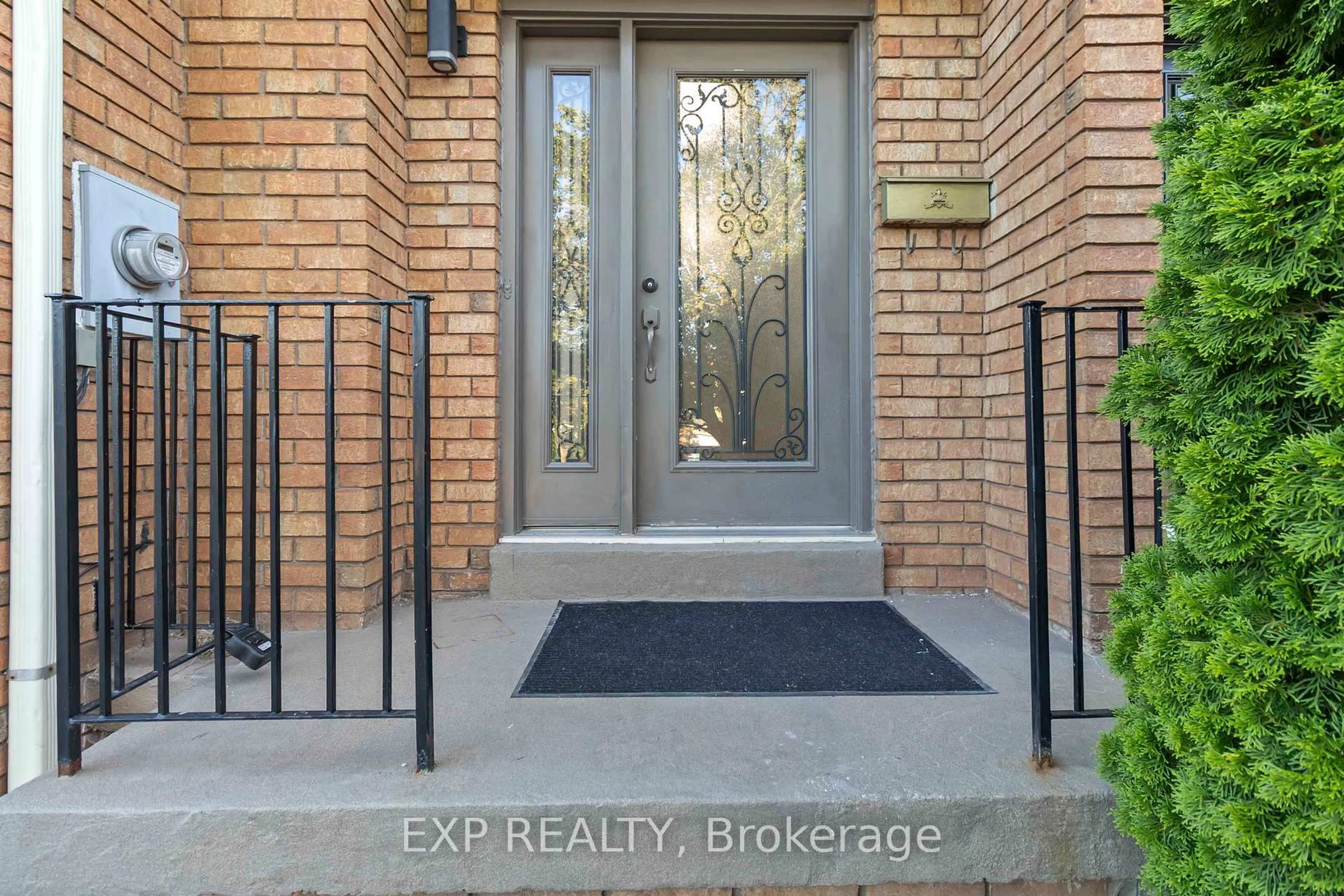 Indoor entryway for 2239 SHIPWRIGHT Rd, Oakville Ontario L6M 3E2