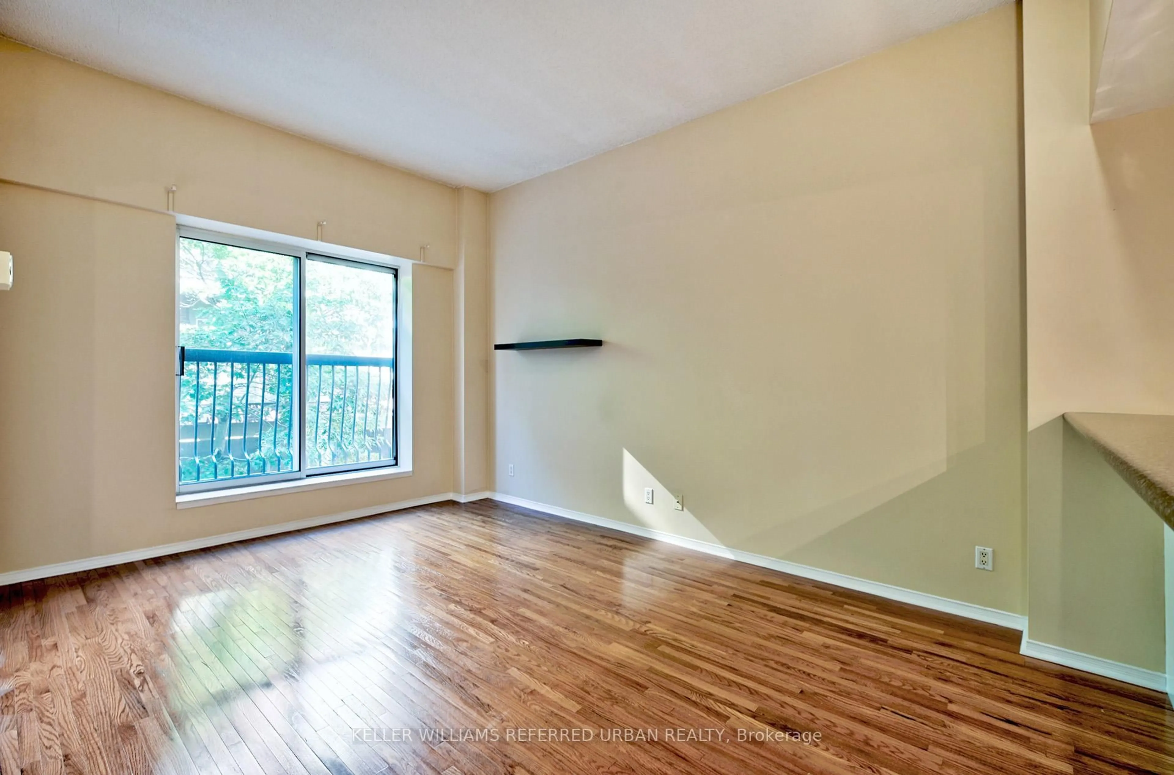 A pic of a room for 4198 Dundas St #210, Toronto Ontario M8X 1Y6
