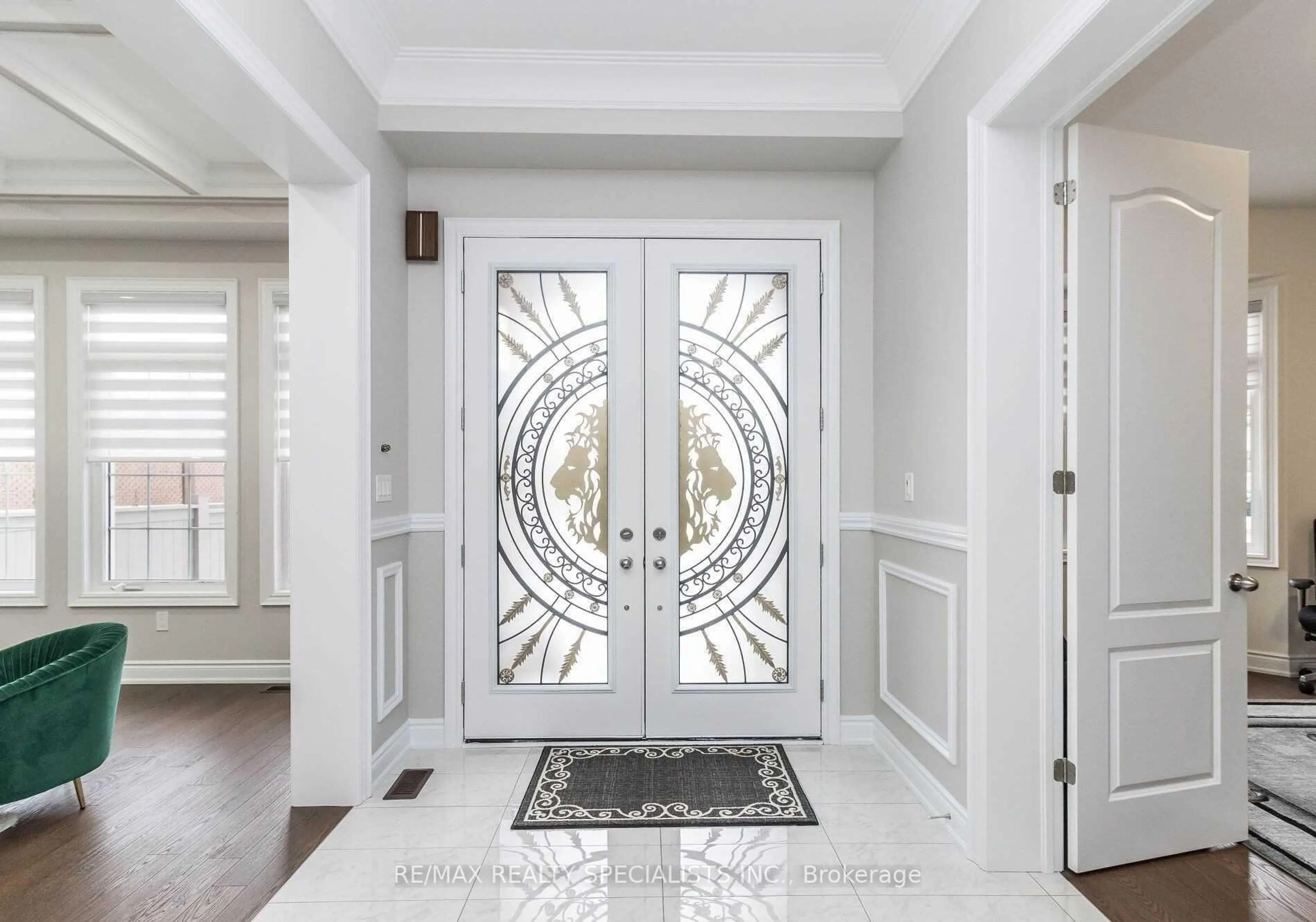 Indoor entryway for 5 Anatolia St, Brampton Ontario L6P 4L3