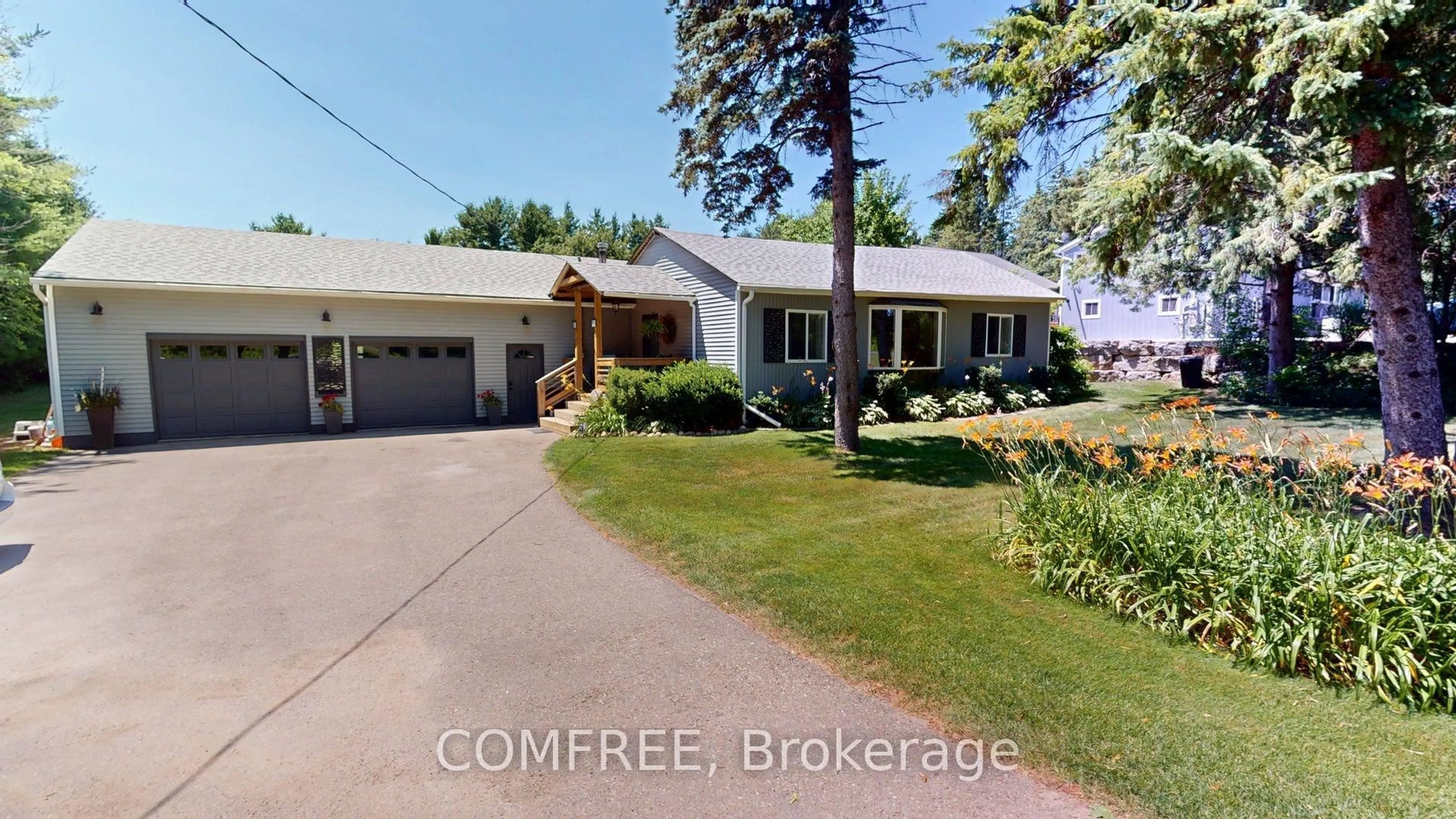 A pic from outside/outdoor area/front of a property/back of a property/a pic from drone, street for 11022 Fifth Line, Milton Ontario N0B 2K0