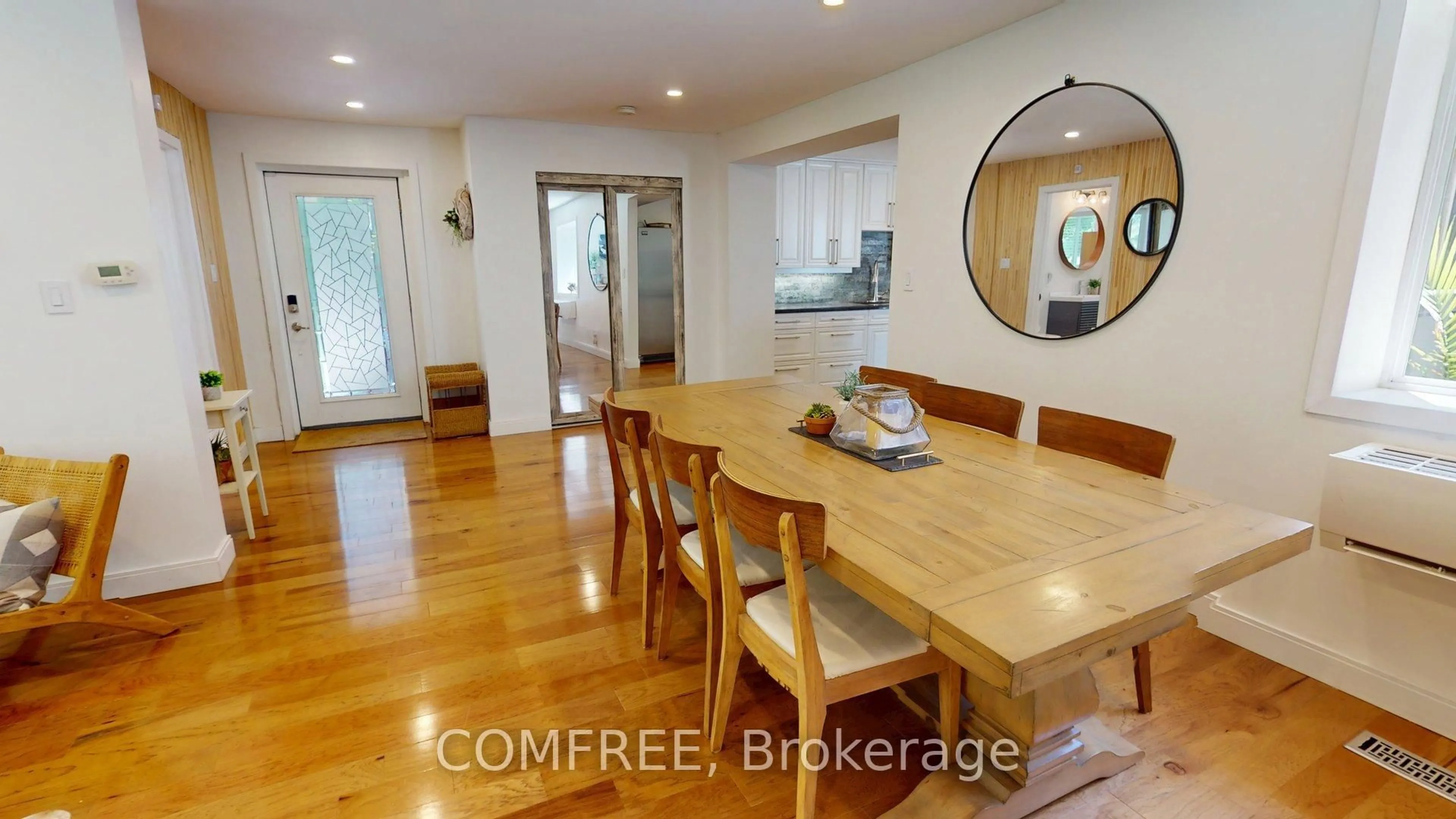 Dining room, wood/laminate floor for 11022 Fifth Line, Milton Ontario N0B 2K0