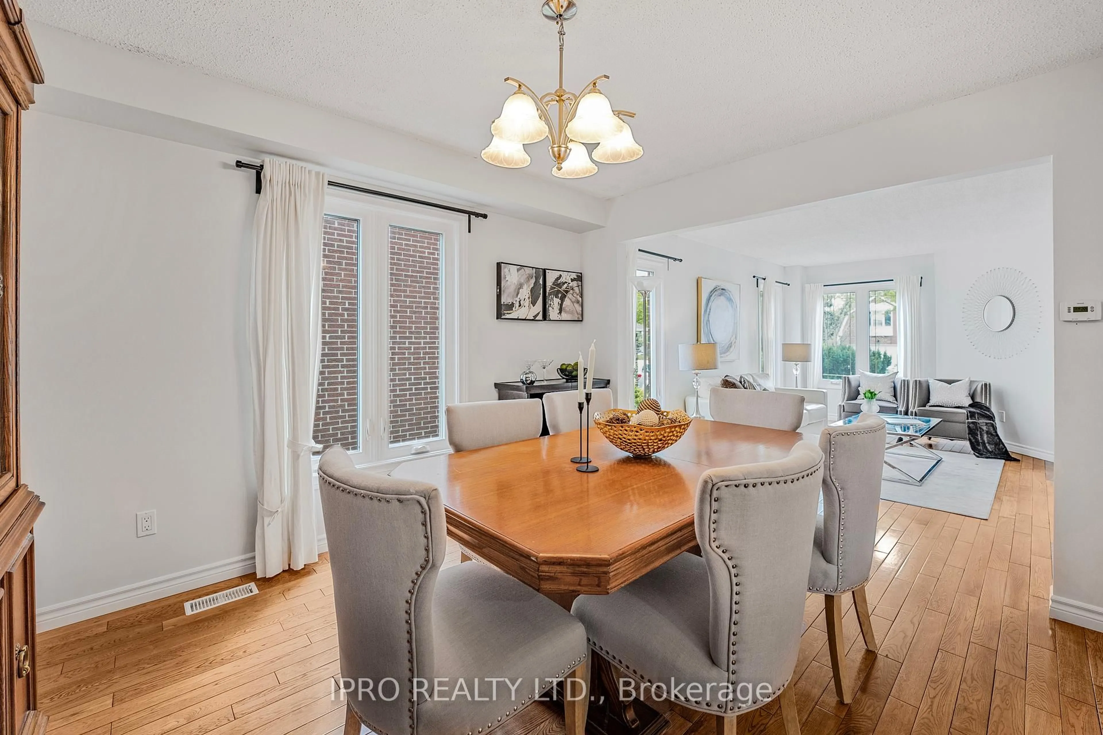 Dining room, unknown for 6811 Edenwood Dr, Mississauga Ontario L5N 3X9