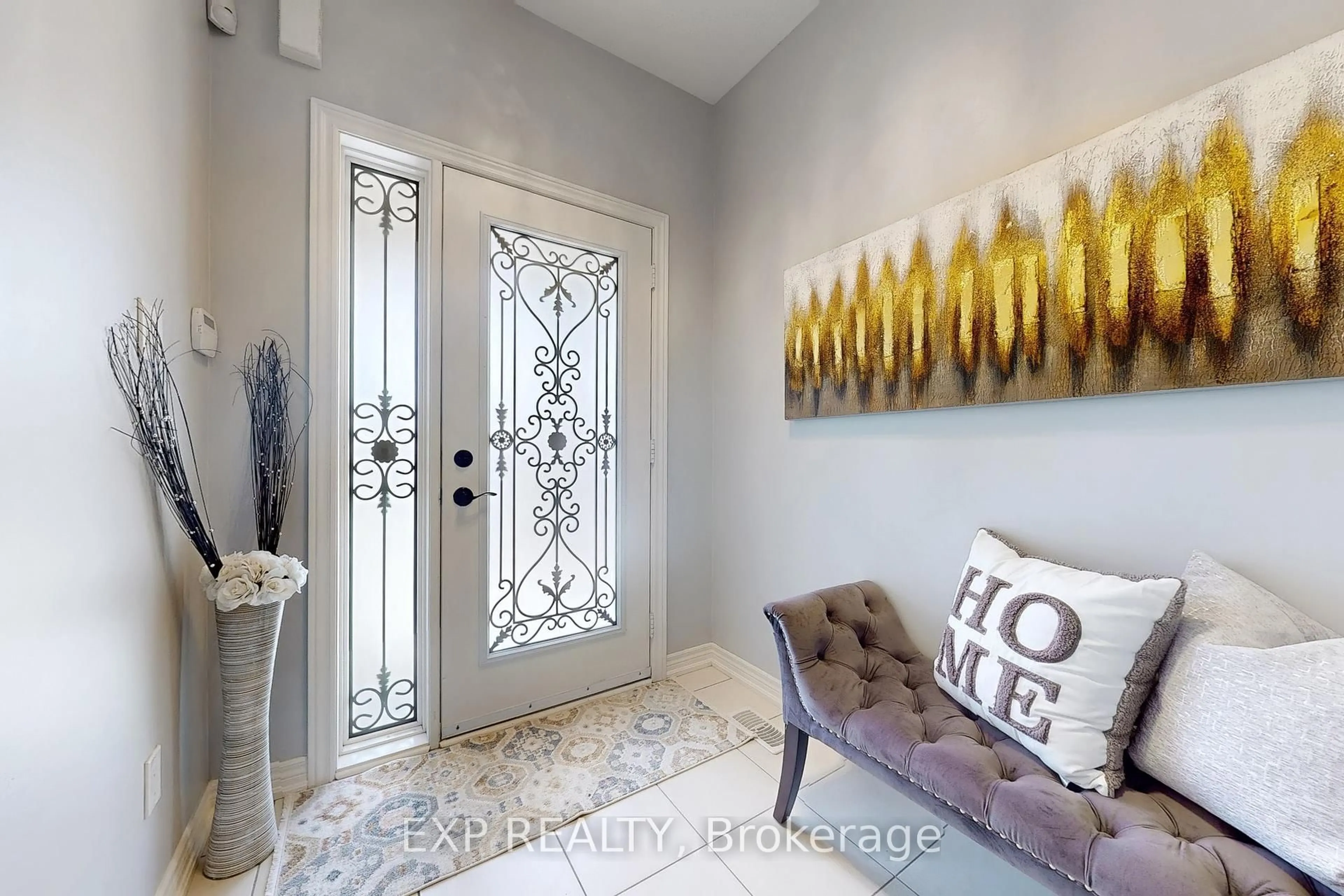 Indoor entryway for 30 Muzzo Dr #15, Brampton Ontario L6R 3W9