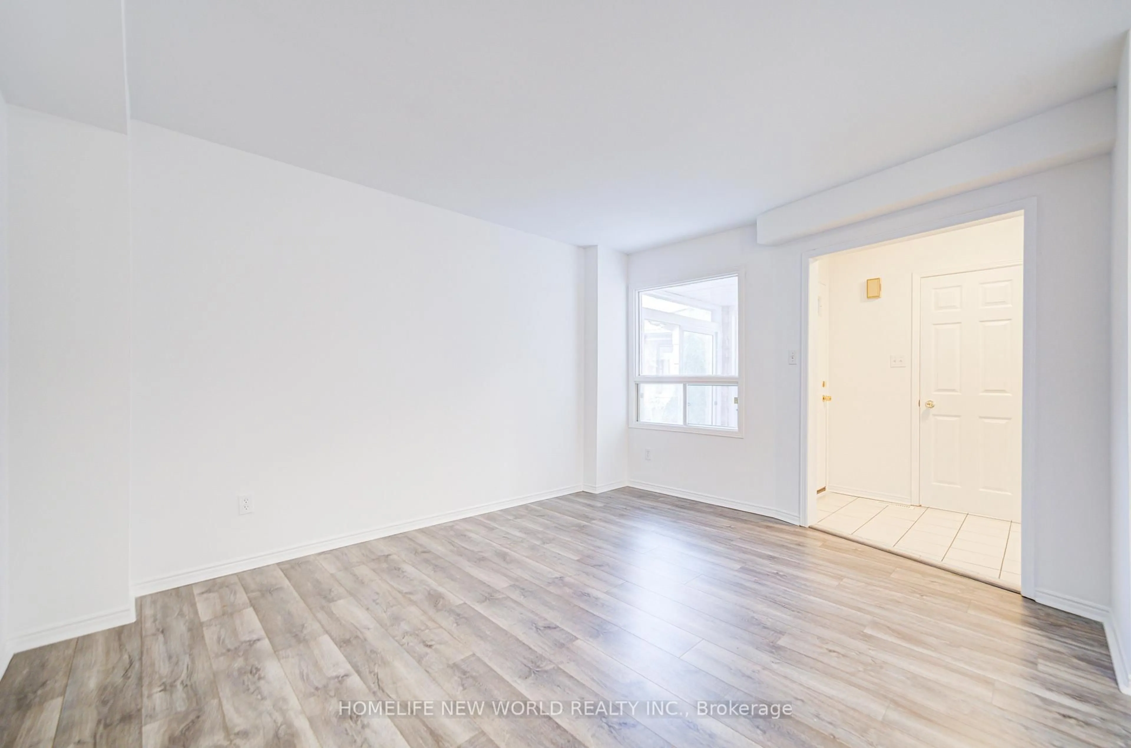 A pic of a room for 3296 Pilcom Cres, Mississauga Ontario L5B 3X4