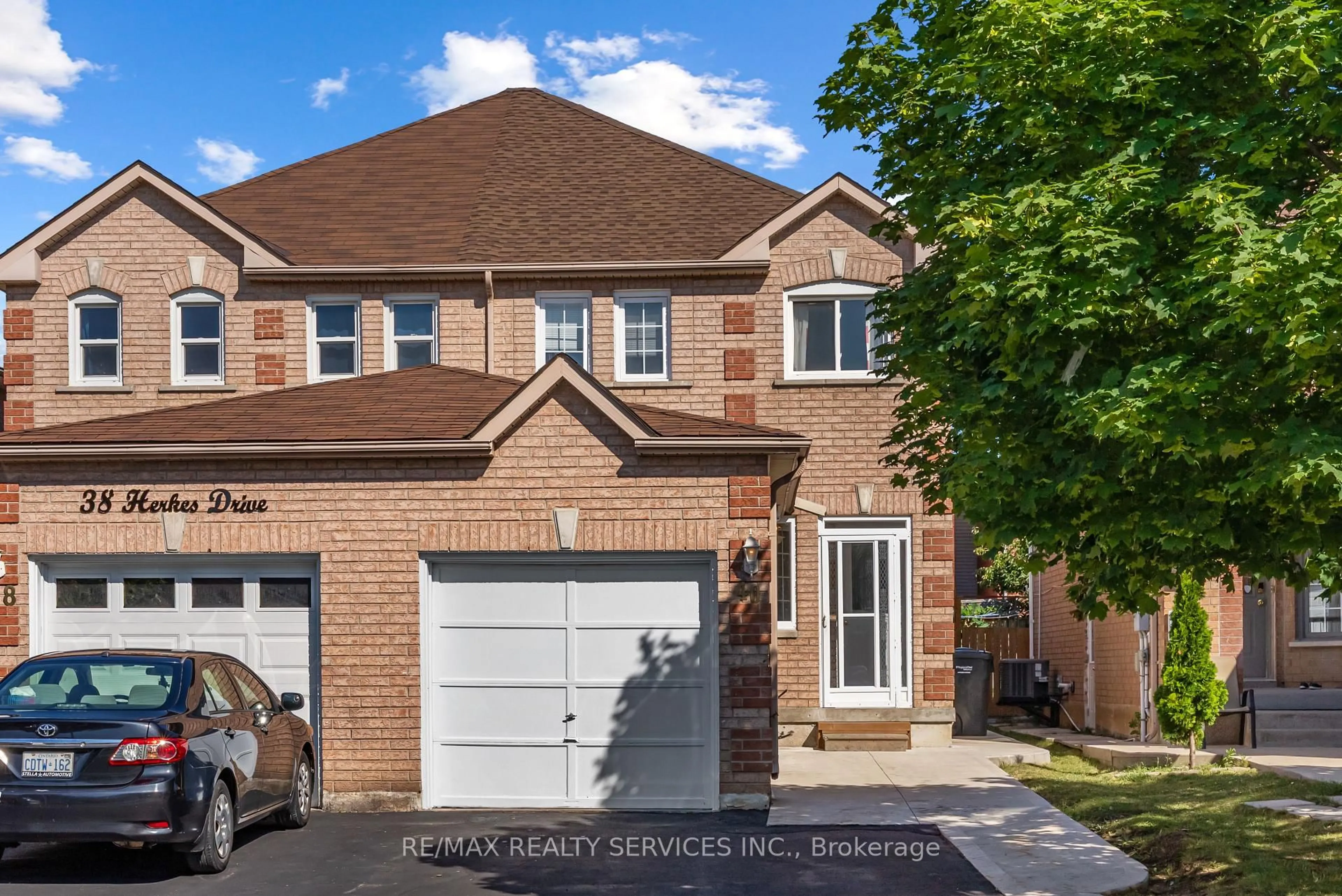Home with brick exterior material, street for 40 Herkes Dr, Brampton Ontario L6Y 5B2