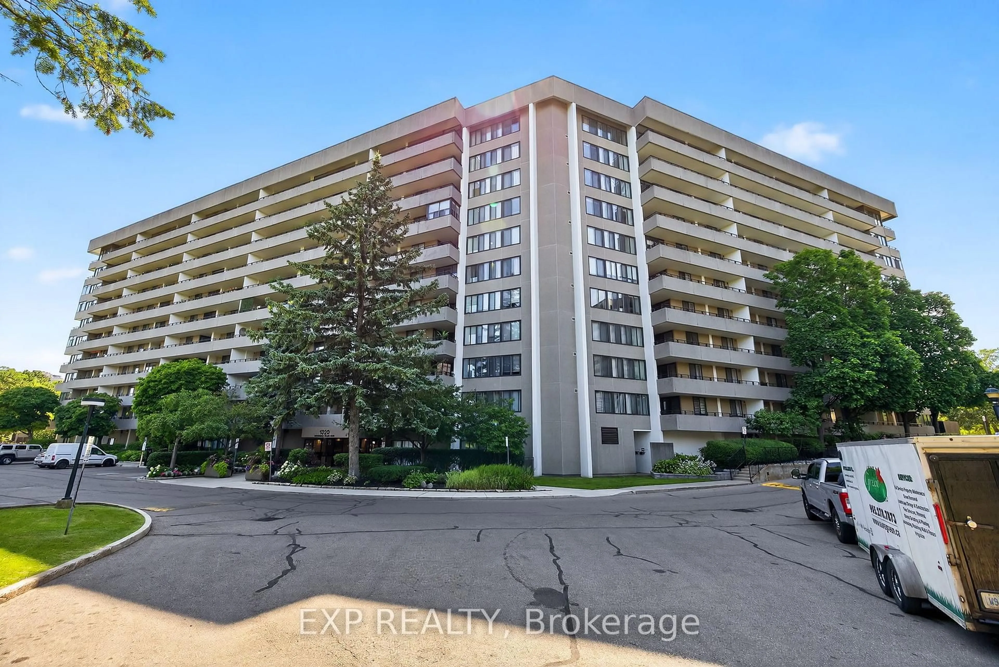 A pic from outside/outdoor area/front of a property/back of a property/a pic from drone, unknown for 1320 Mississauga Valley Blvd #712, Mississauga Ontario L5A 3S8