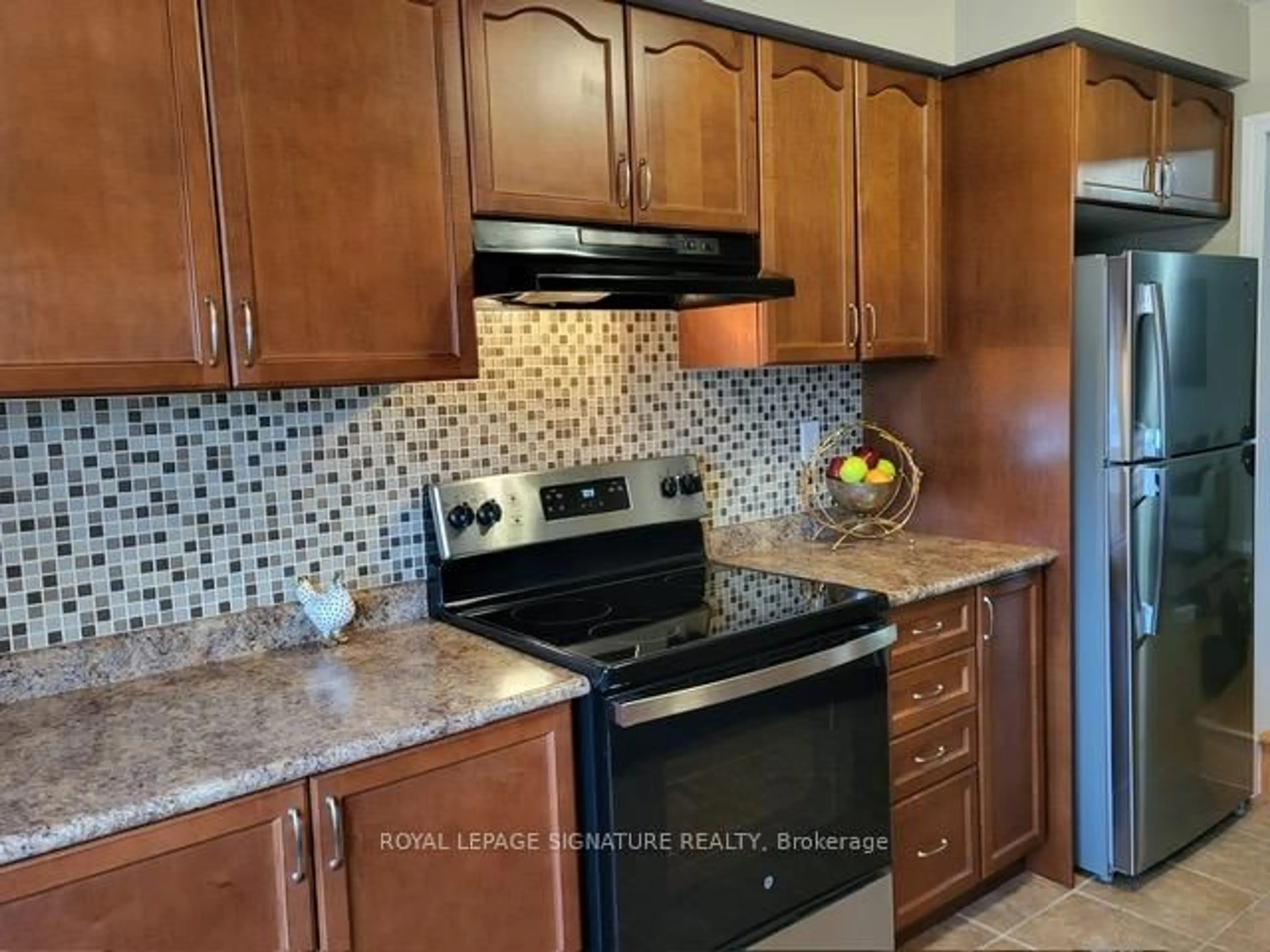 Standard kitchen, ceramic/tile floor for 798 Shortreed Cres, Milton Ontario L9T 0E9