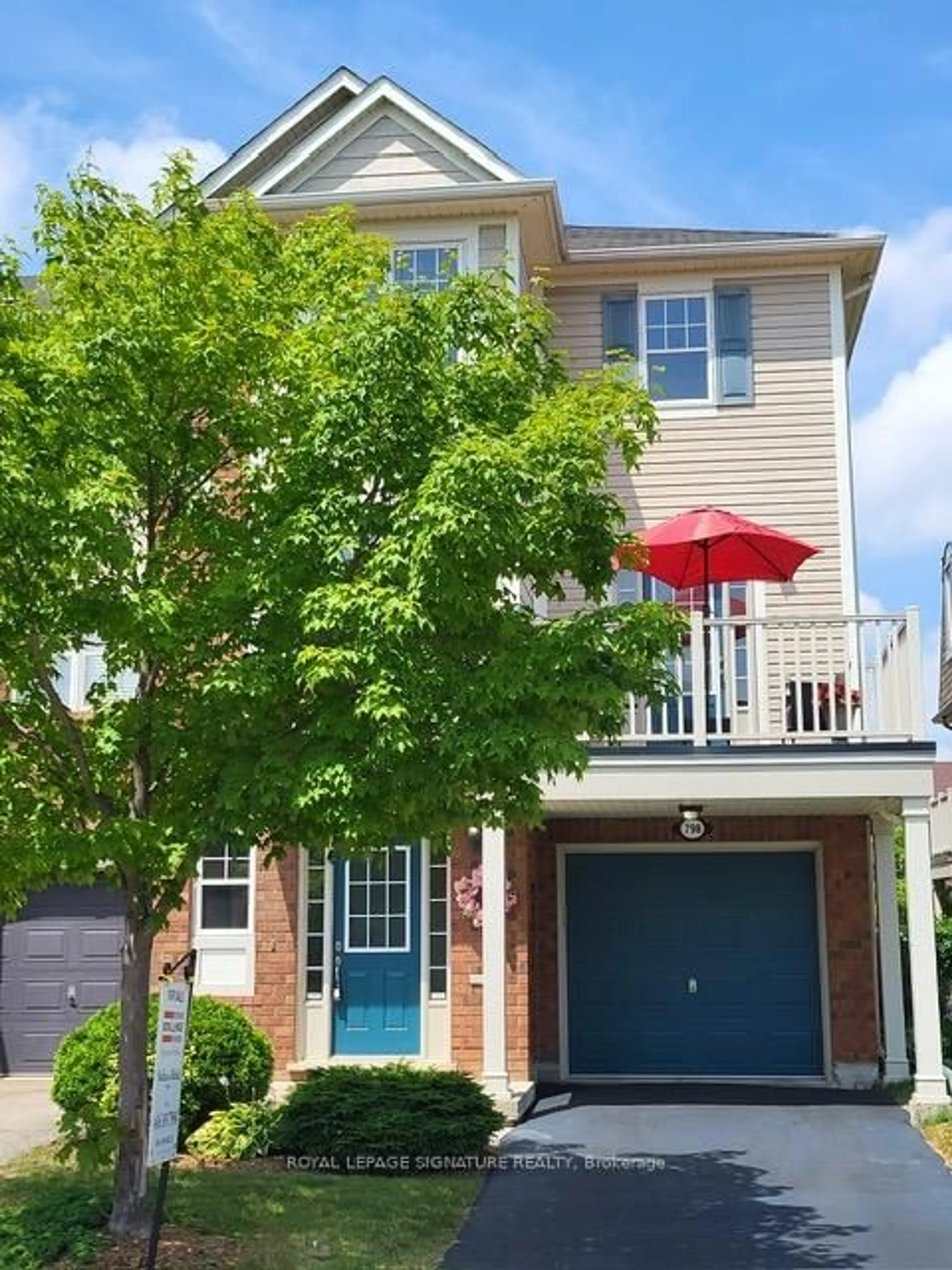 Home with vinyl exterior material, street for 798 Shortreed Cres, Milton Ontario L9T 0E9