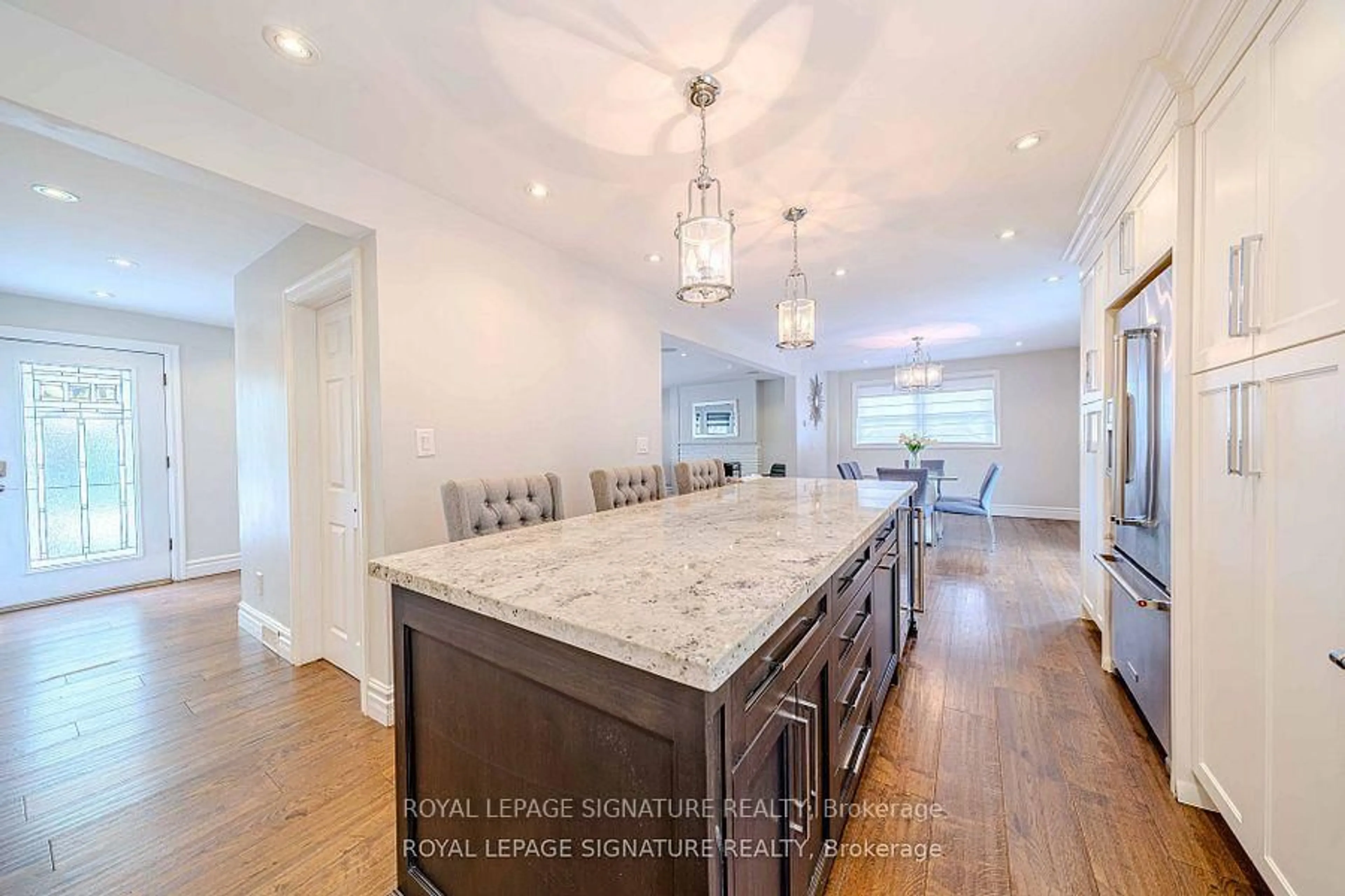 Open concept kitchen, unknown for 41 Mayo Dr, Toronto Ontario M6L 2X4