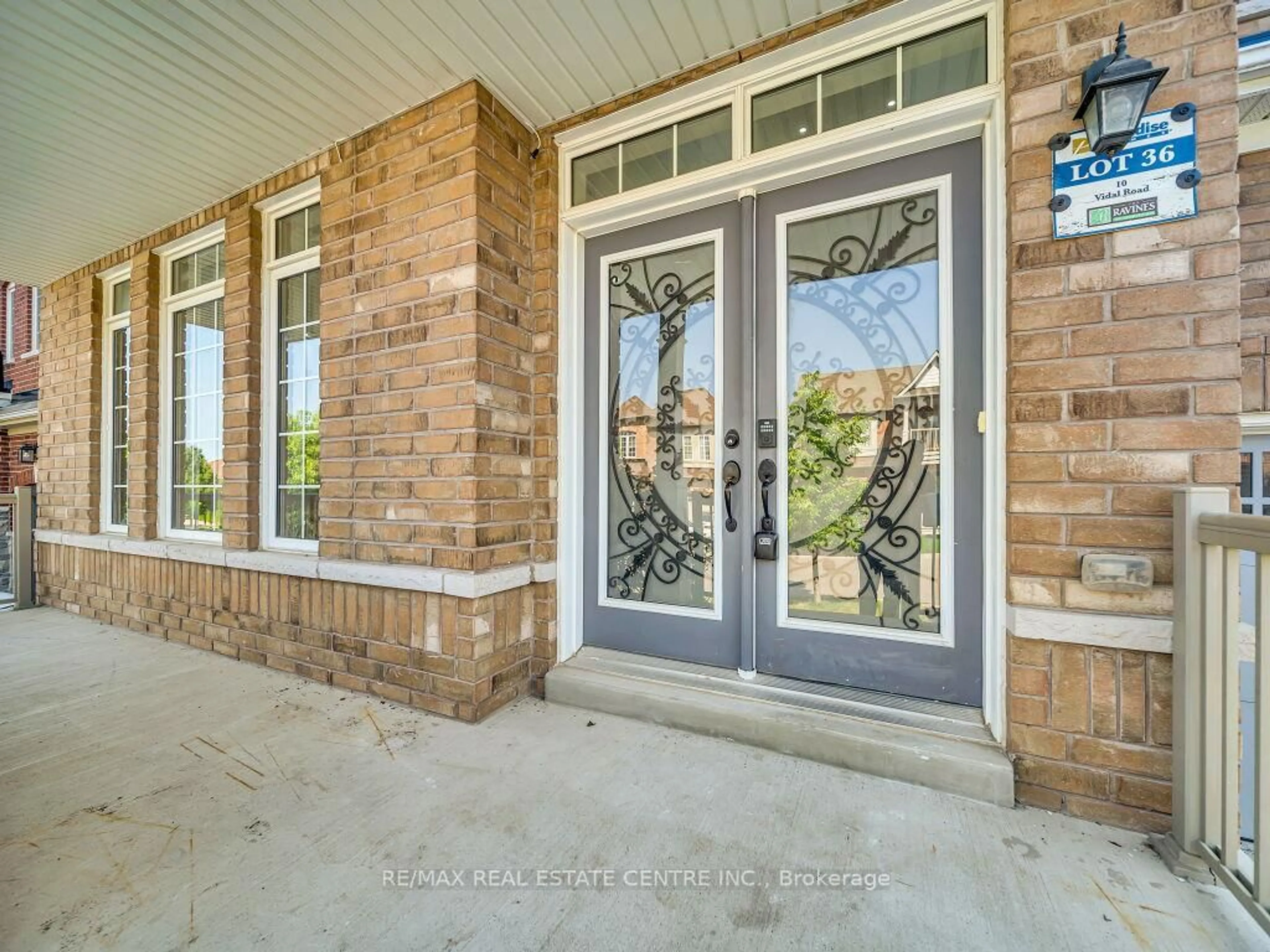 Unknown for 10 Vidal Rd, Brampton Ontario L6Y 2X7