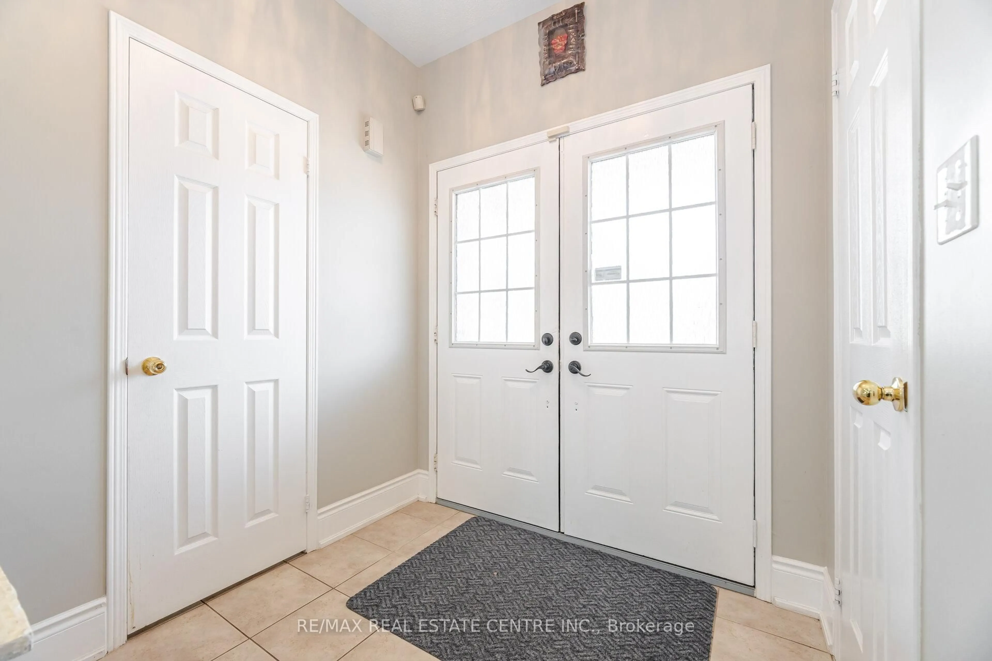 Indoor entryway for 20 Stillman Dr, Brampton Ontario L6X 0T2