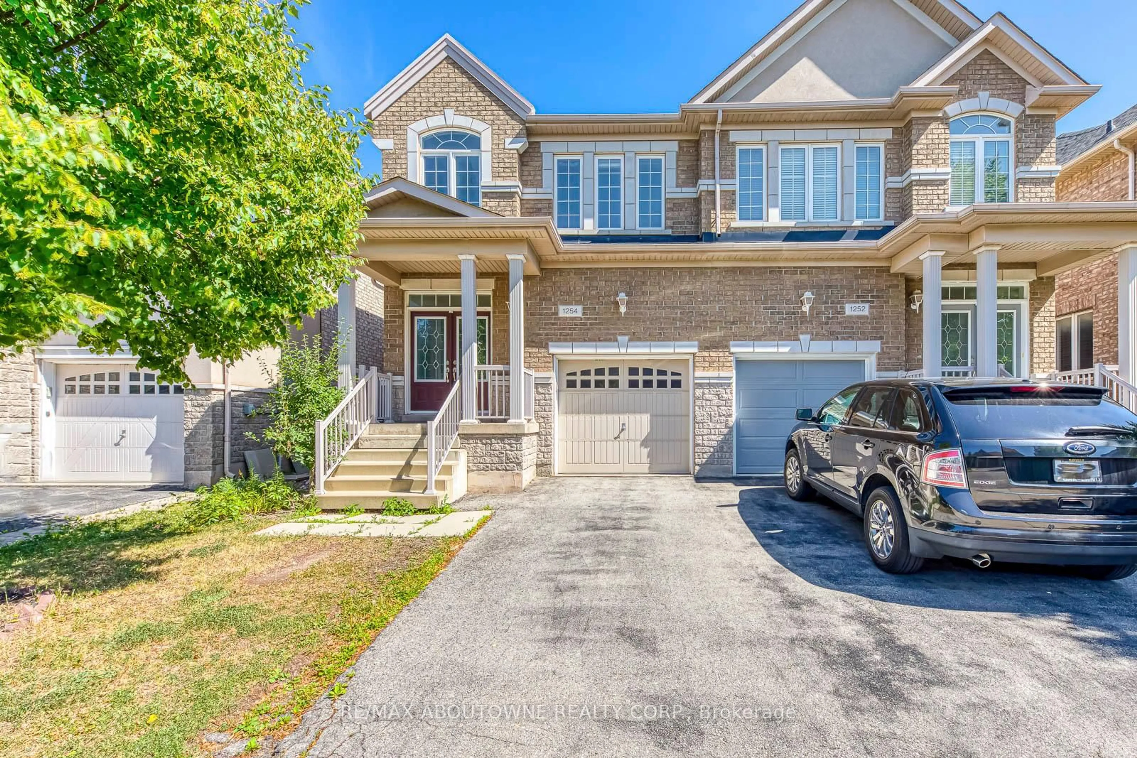 Home with brick exterior material, street for 1254 Craigleith Rd, Oakville Ontario L6H 0B6