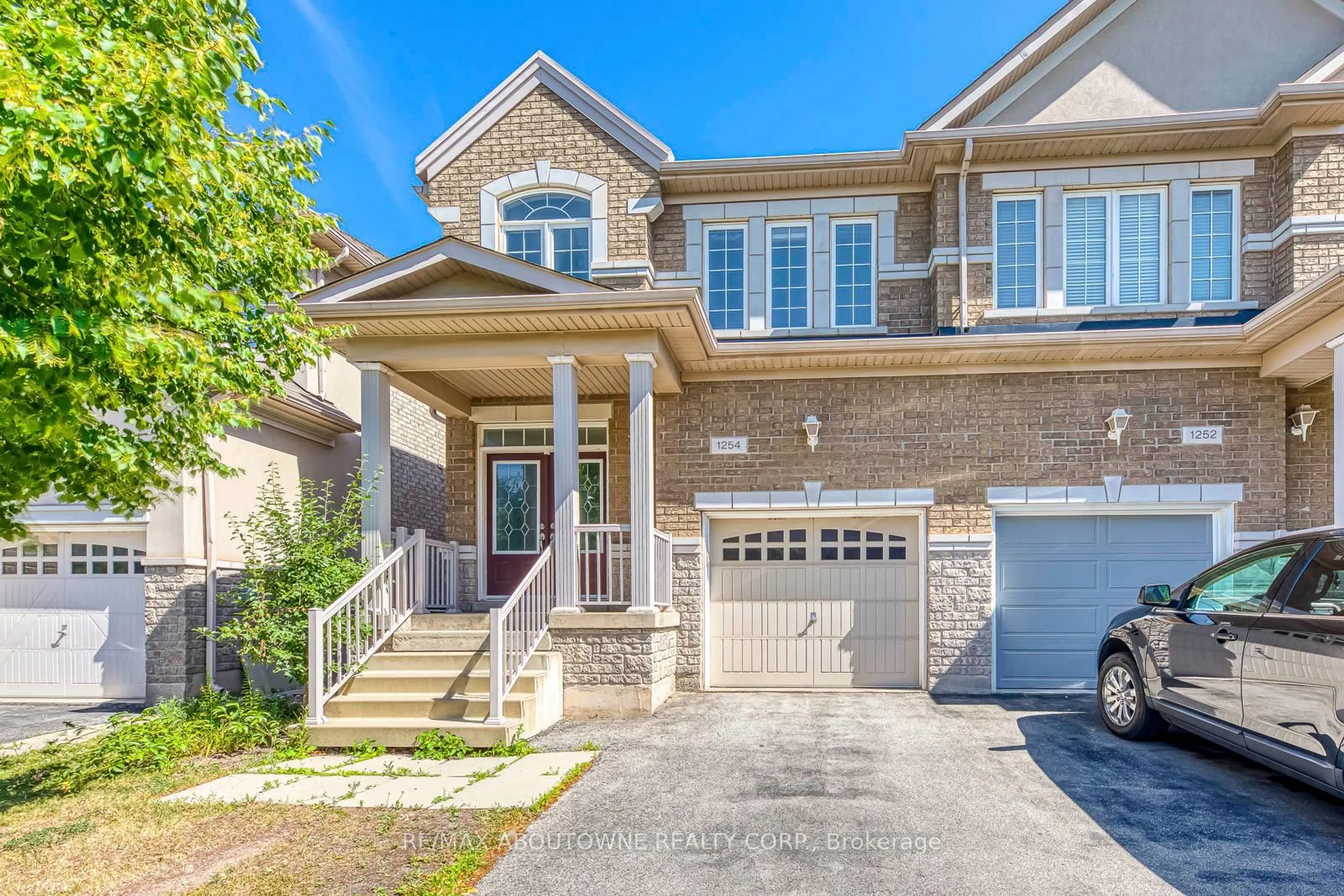 Home with brick exterior material, street for 1254 Craigleith Rd, Oakville Ontario L6H 0B6