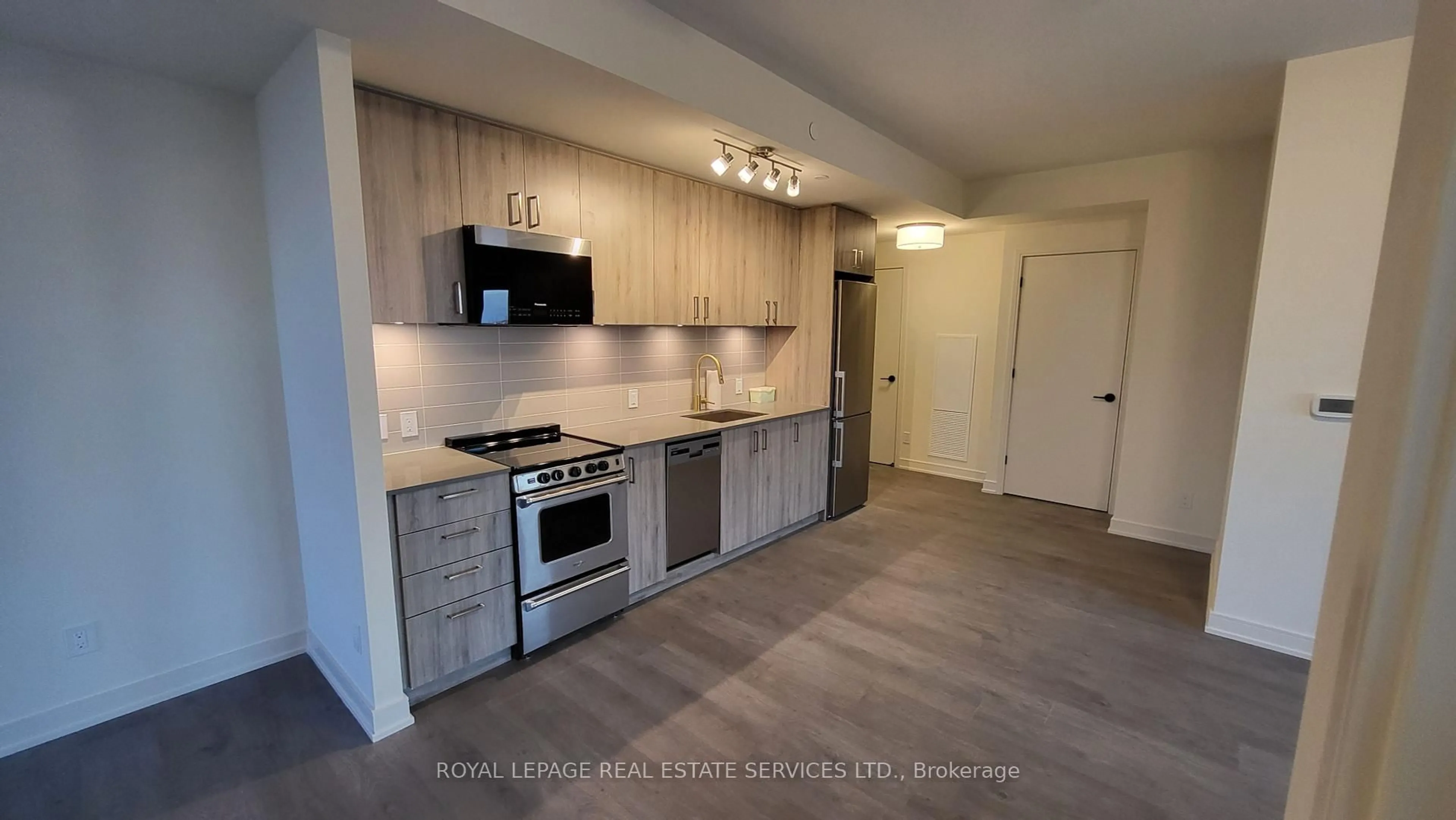Open concept kitchen, unknown for 8010 Derry Rd #1202, Milton Ontario L9T 9N3