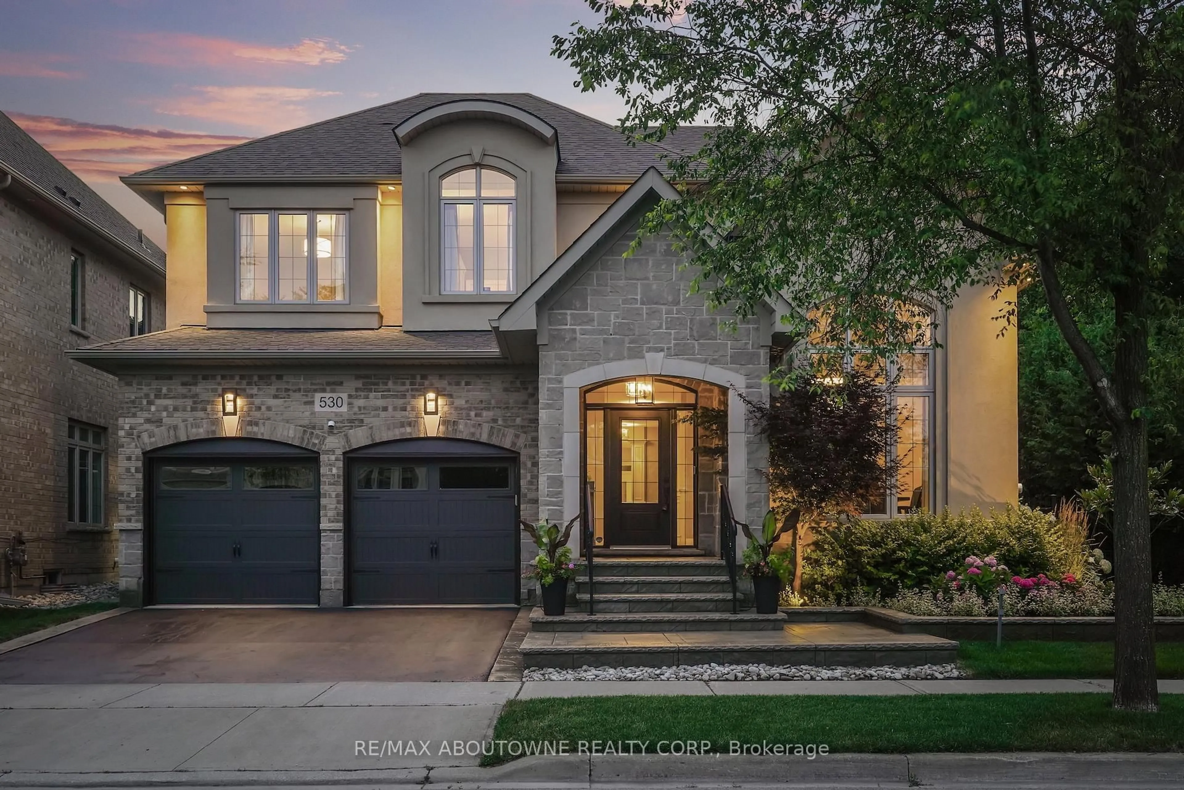 Home with brick exterior material, street for 530 Hidden Tr, Oakville Ontario L6M 0N3