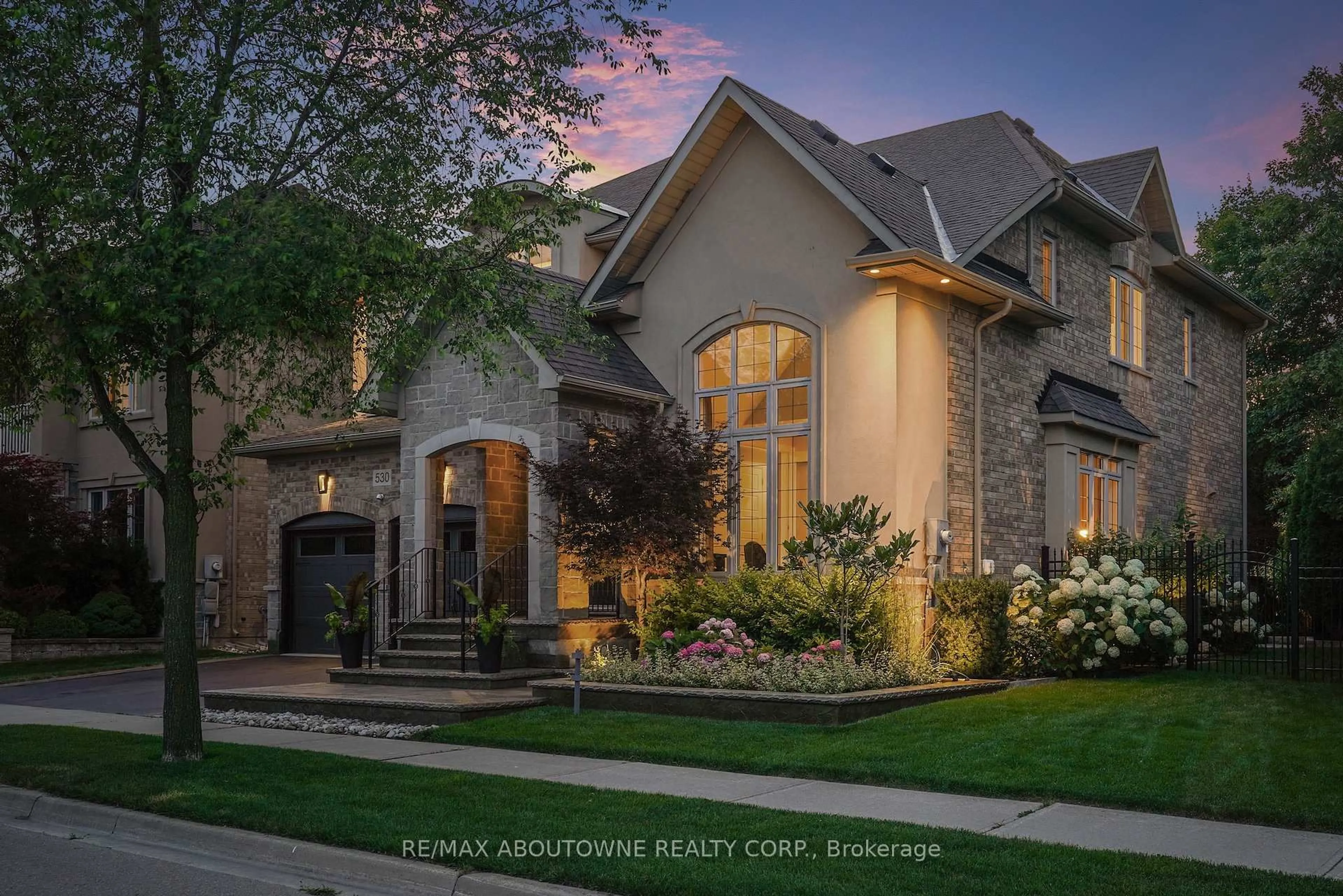 Home with brick exterior material, street for 530 Hidden Tr, Oakville Ontario L6M 0N3
