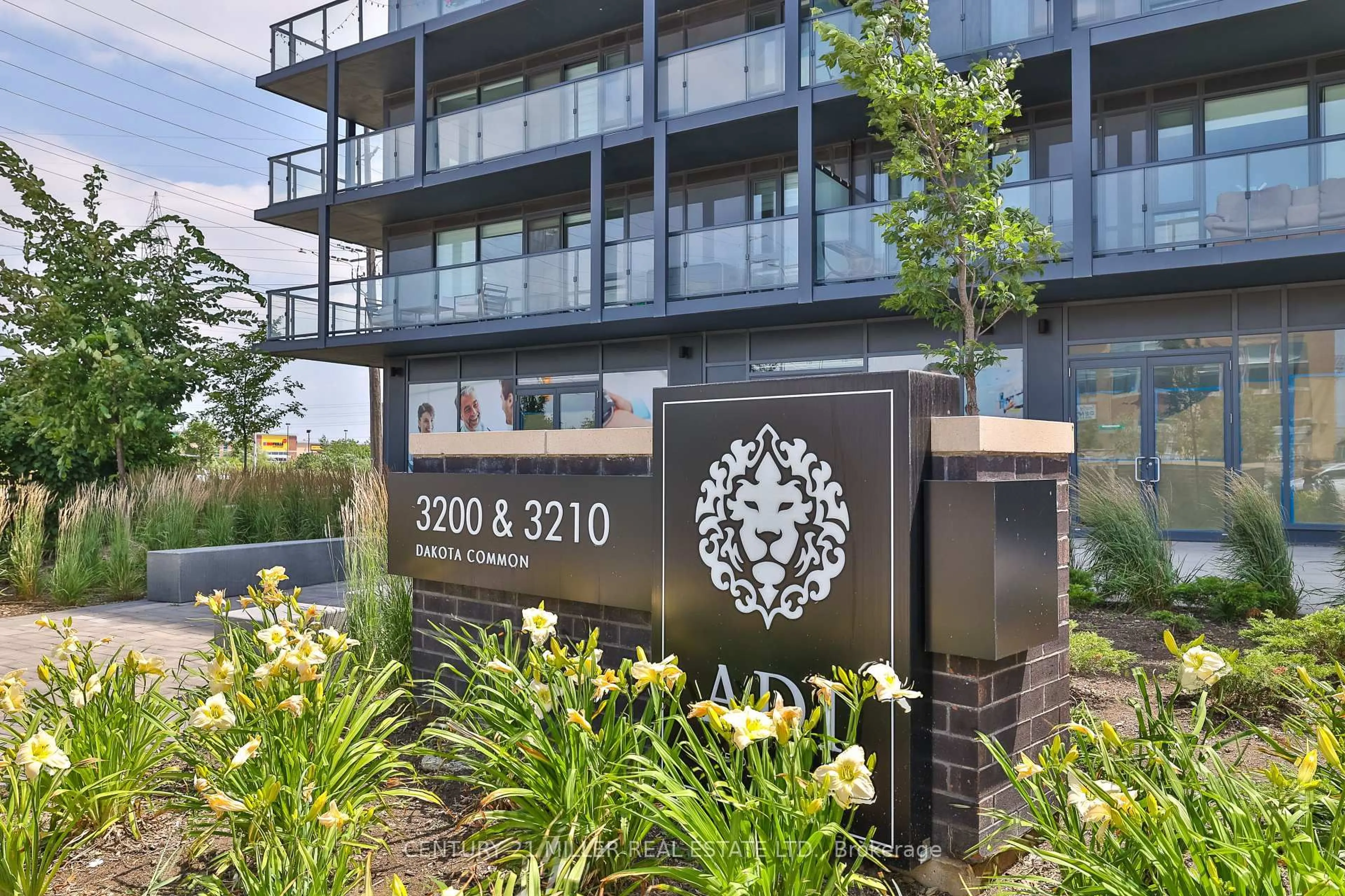 Patio, building for 3210 DAKOTA Common #A313, Burlington Ontario L7M 2A8