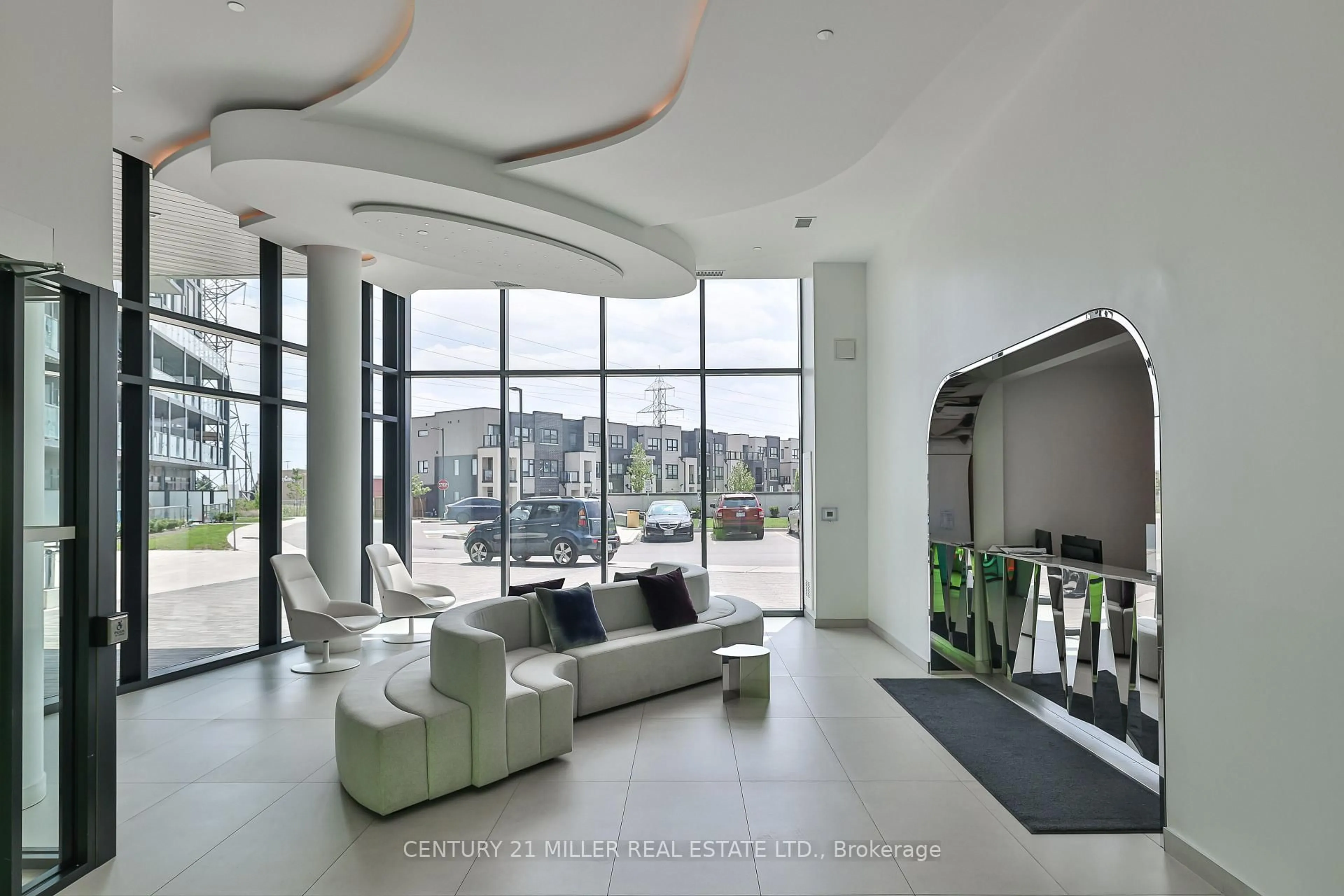 Indoor foyer for 3210 DAKOTA Common #A313, Burlington Ontario L7M 2A8