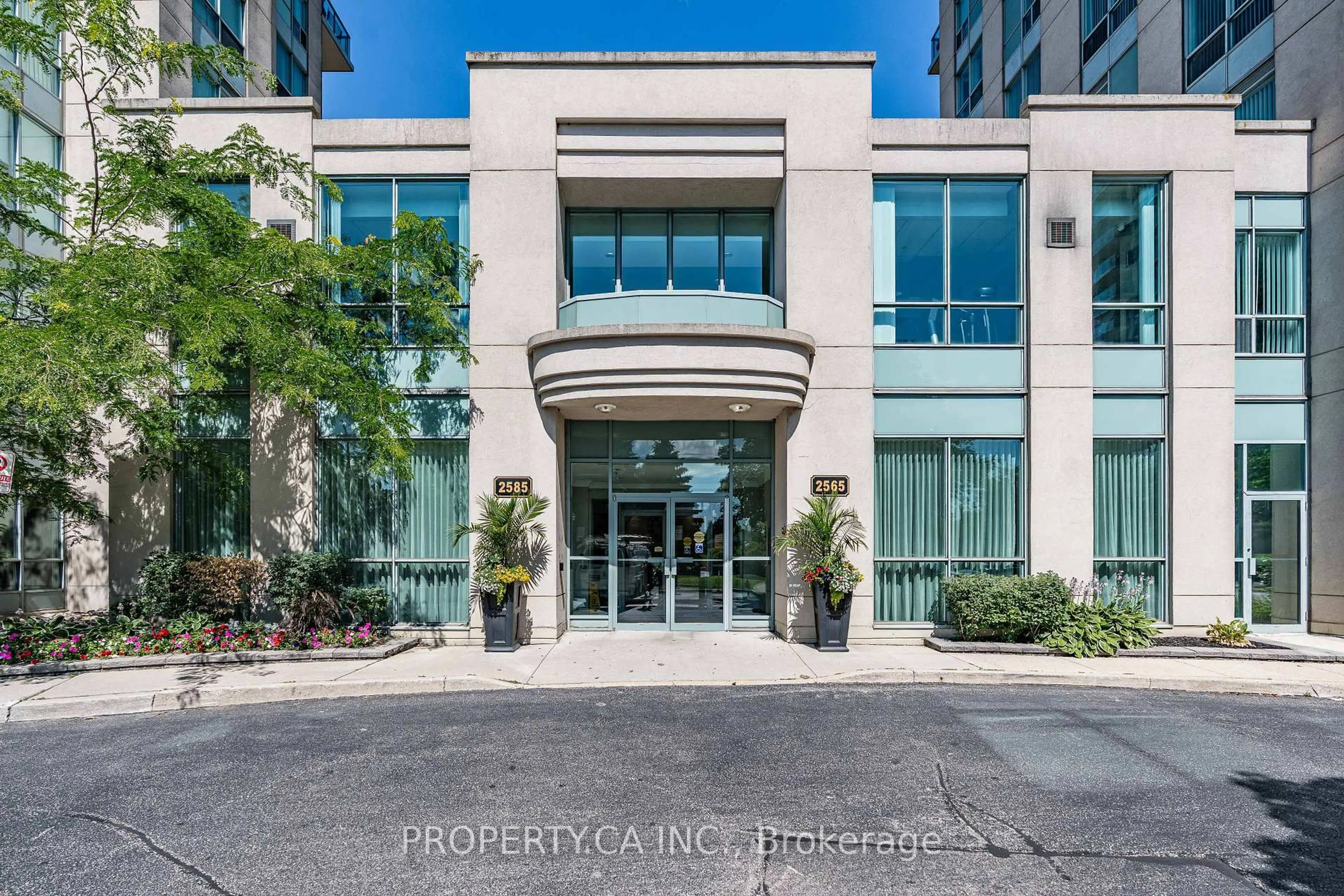 Indoor foyer for 2585 Erin Centre Blvd #607, Mississauga Ontario L5M 6Z7