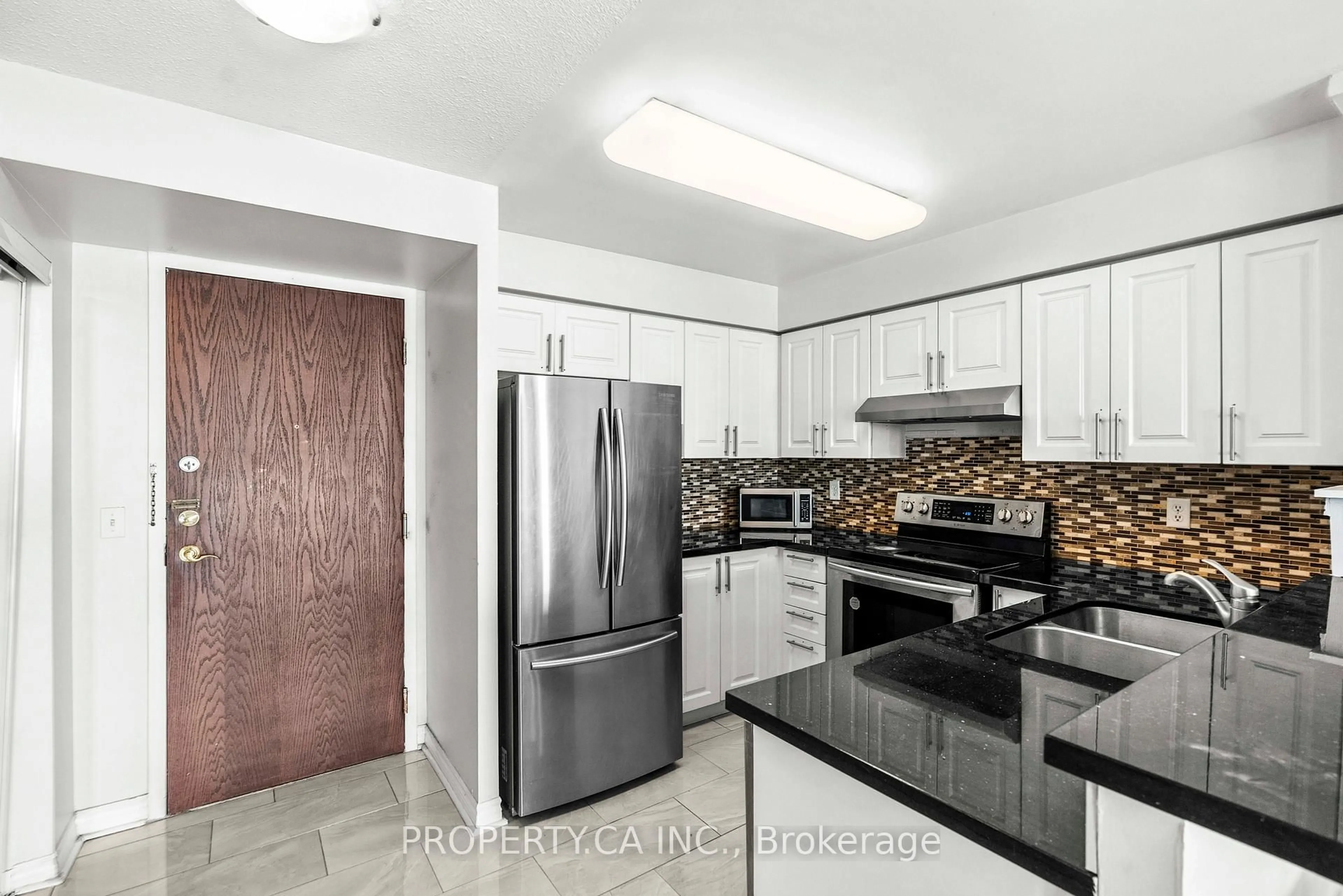 Standard kitchen, ceramic/tile floor for 2585 Erin Centre Blvd #607, Mississauga Ontario L5M 6Z7