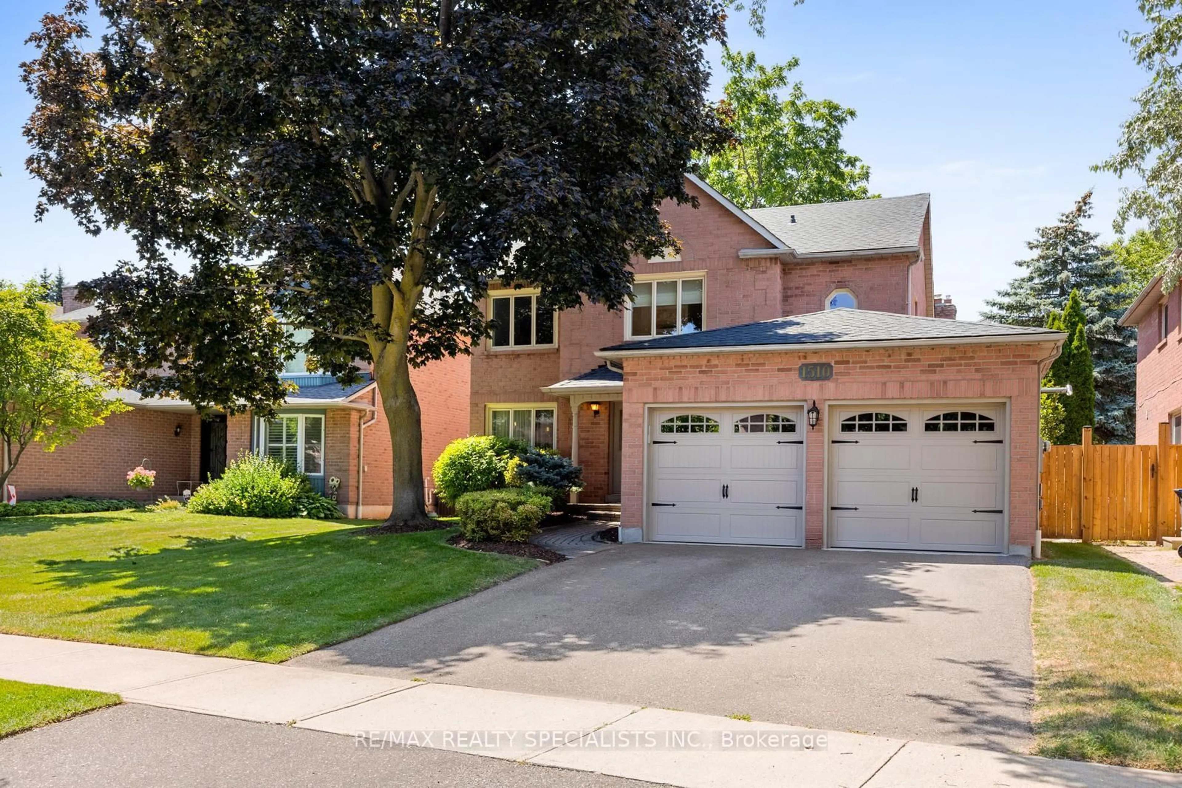 Home with brick exterior material, street for 1510 Flamborough Circ, Mississauga Ontario L5M 3N2
