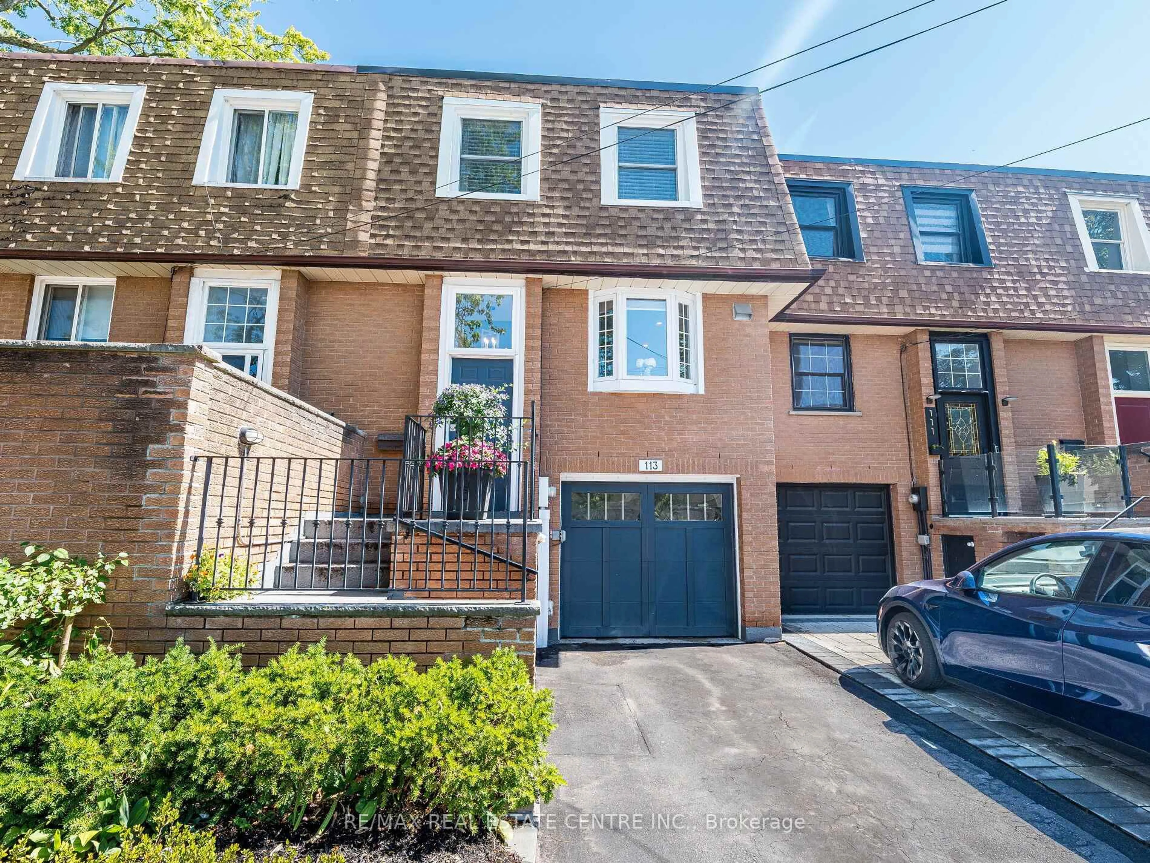 Home with brick exterior material, street for 113 Brock St, Oakville Ontario L6K 3T4