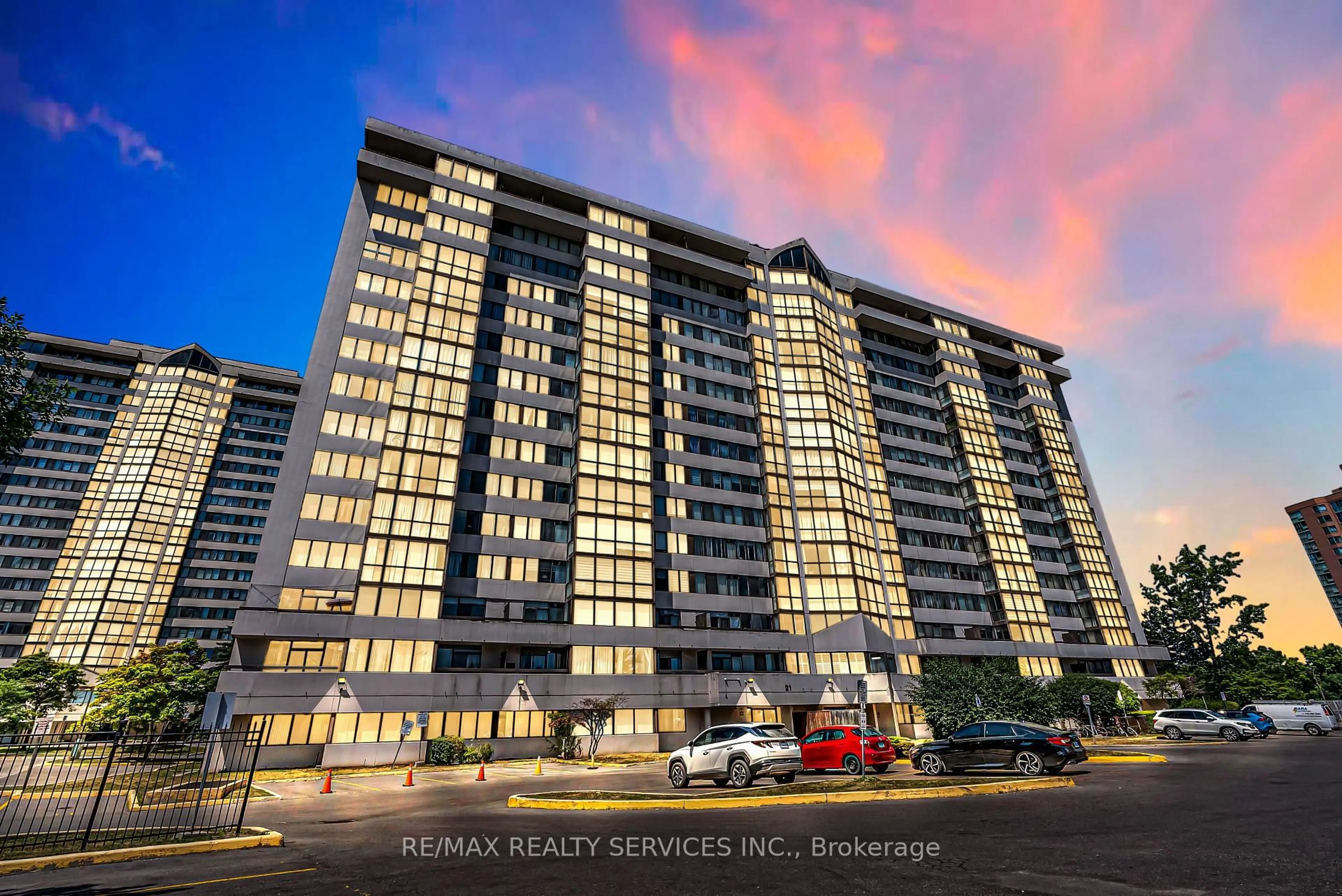 Unknown for 21 Markbrook Lane #306, Toronto Ontario M9V 5E4