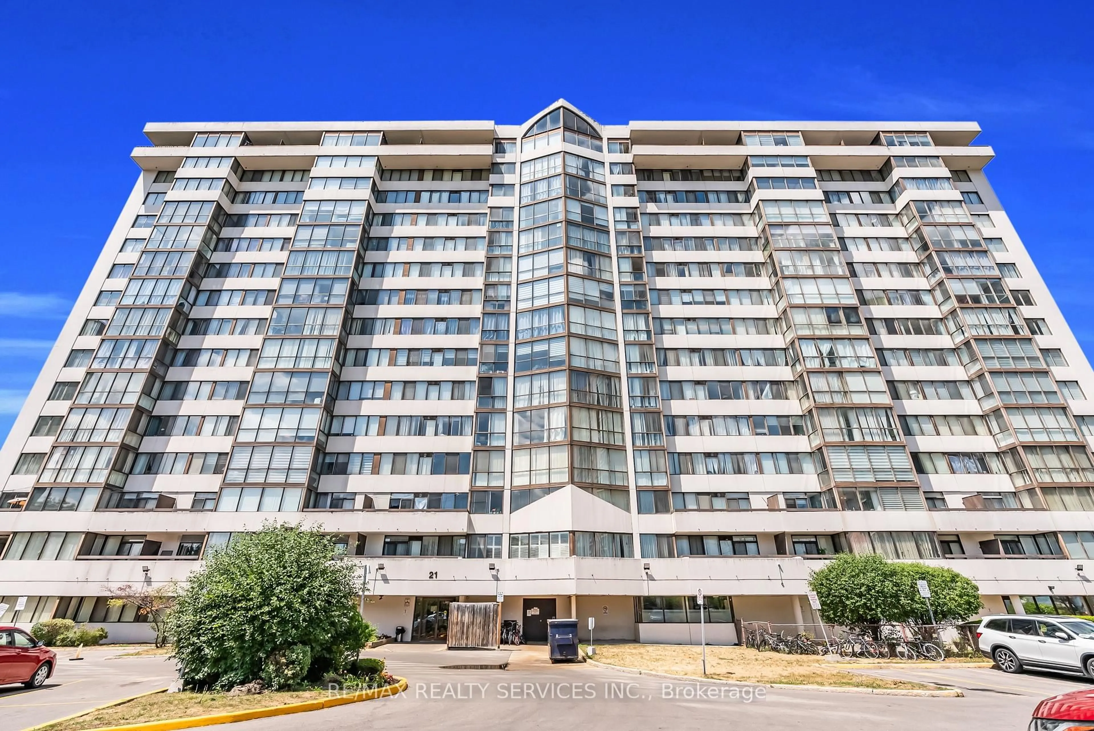 Indoor foyer for 21 Markbrook Lane #306, Toronto Ontario M9V 5E4