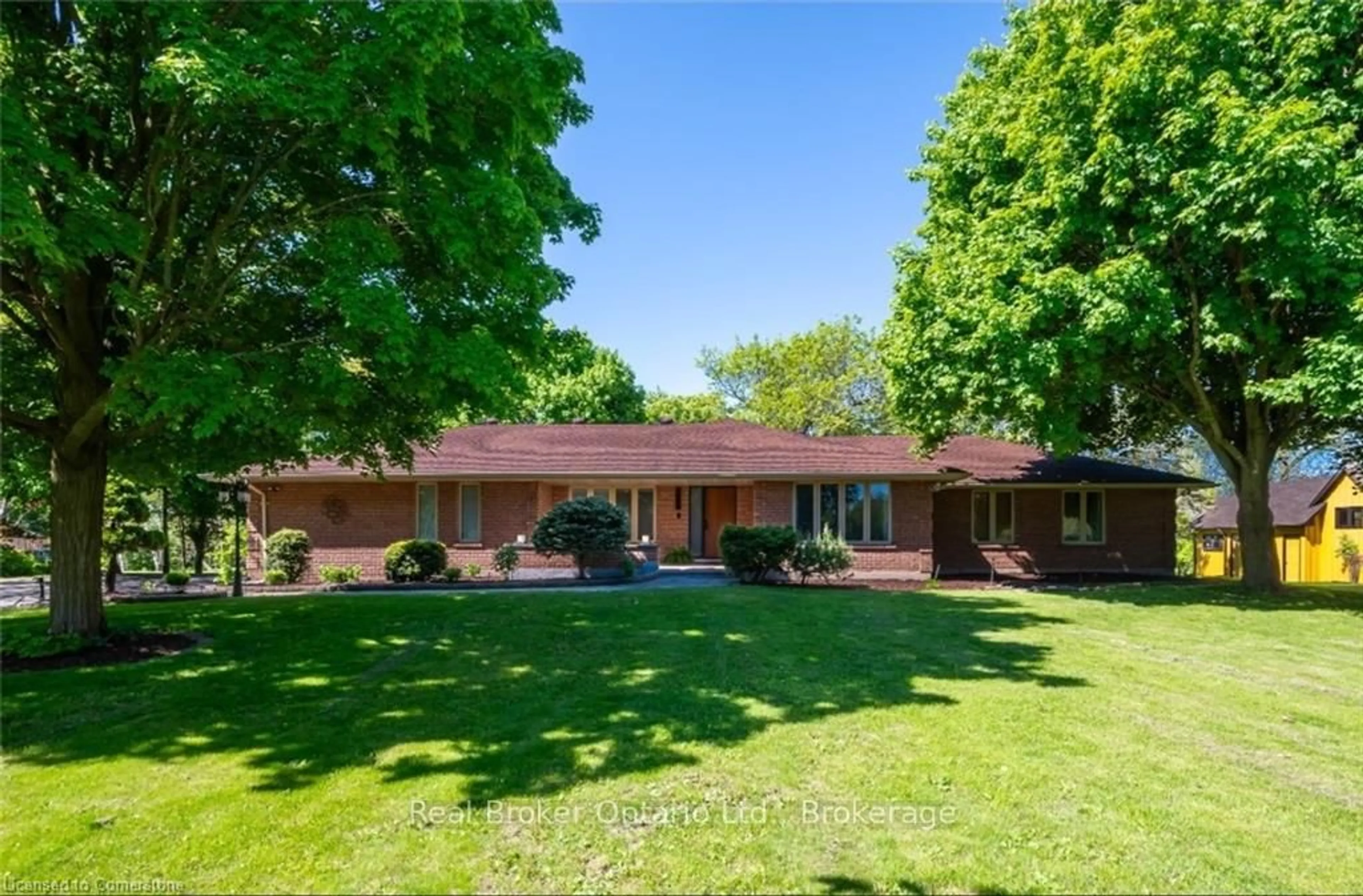 A pic from outside/outdoor area/front of a property/back of a property/a pic from drone, unknown for 10158 Old Pine Crest Rd, Halton Hills Ontario L0P 1K0