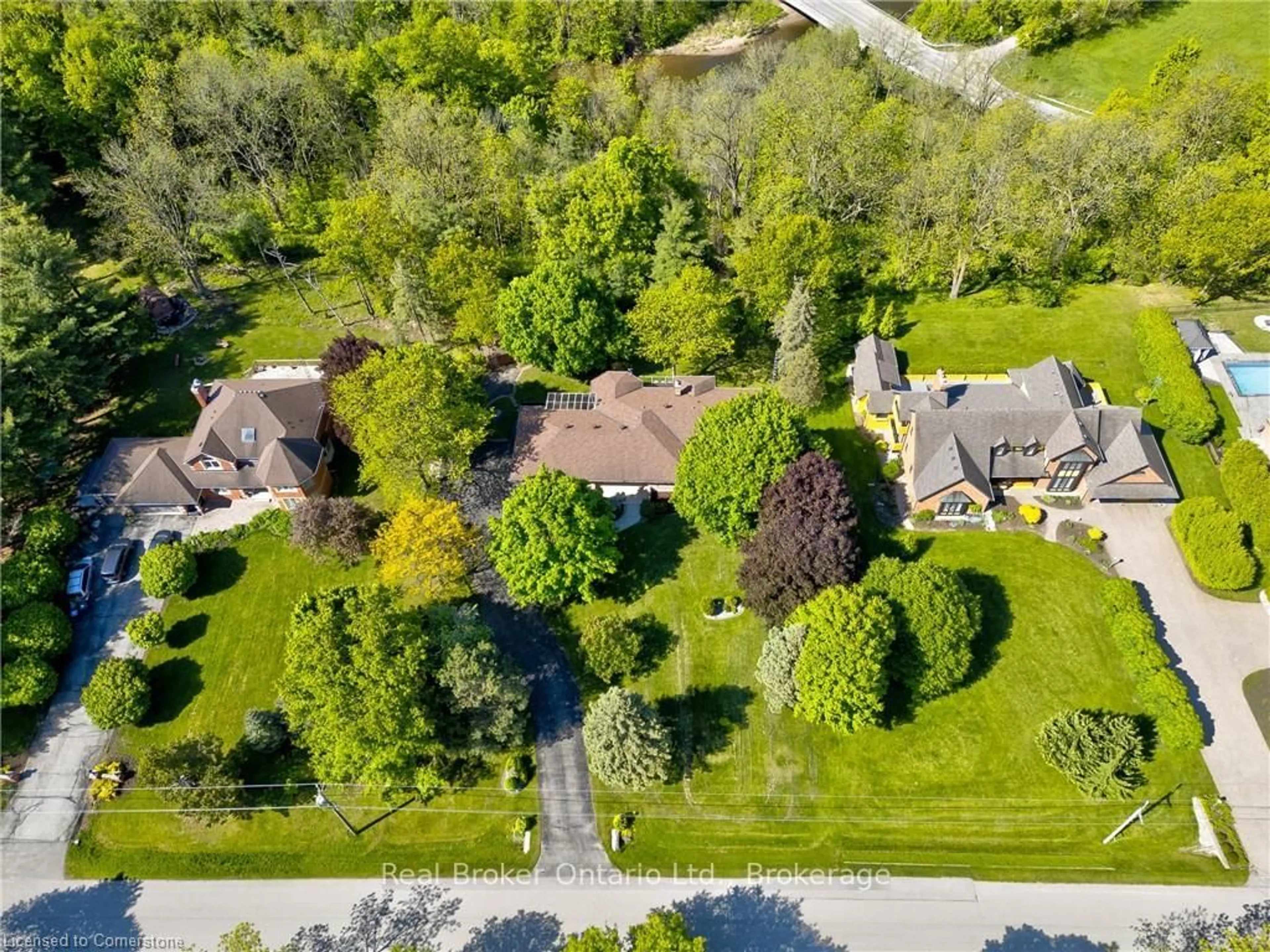 A pic from outside/outdoor area/front of a property/back of a property/a pic from drone, street for 10158 Old Pine Crest Rd, Halton Hills Ontario L0P 1K0