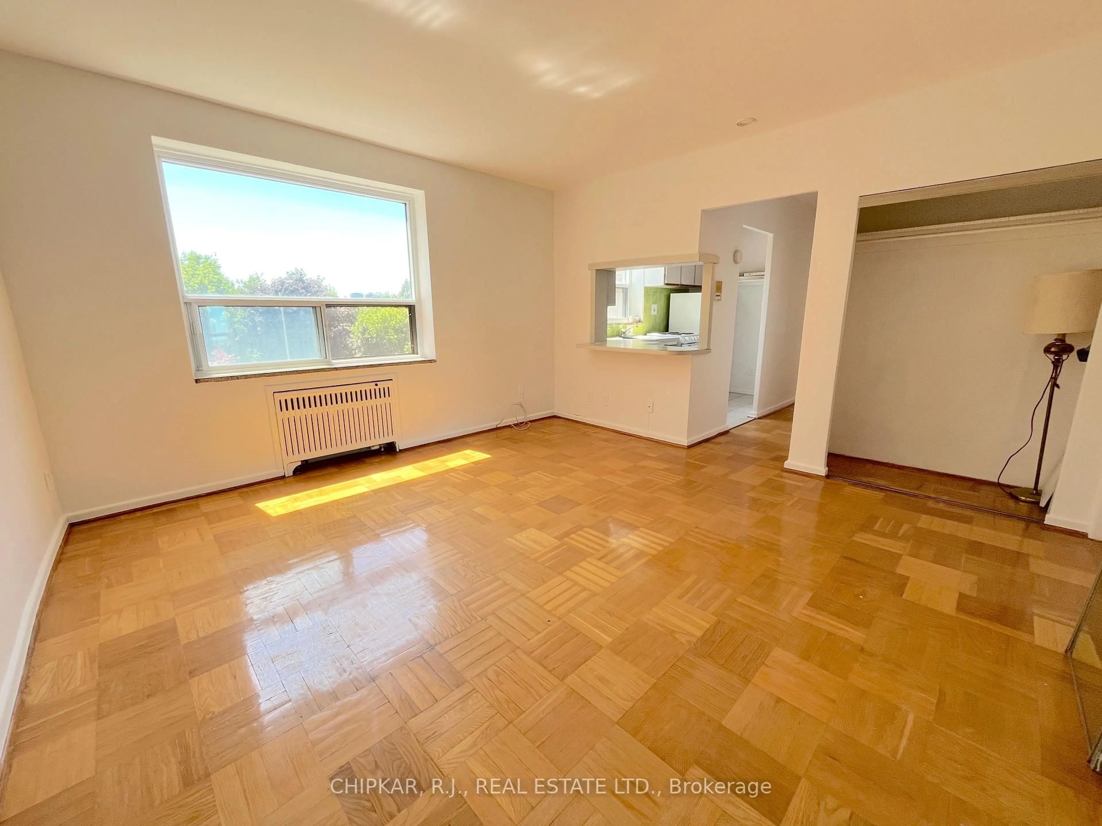 A pic of a room for 2000 Bloor St #315, Toronto Ontario M6P 3L2