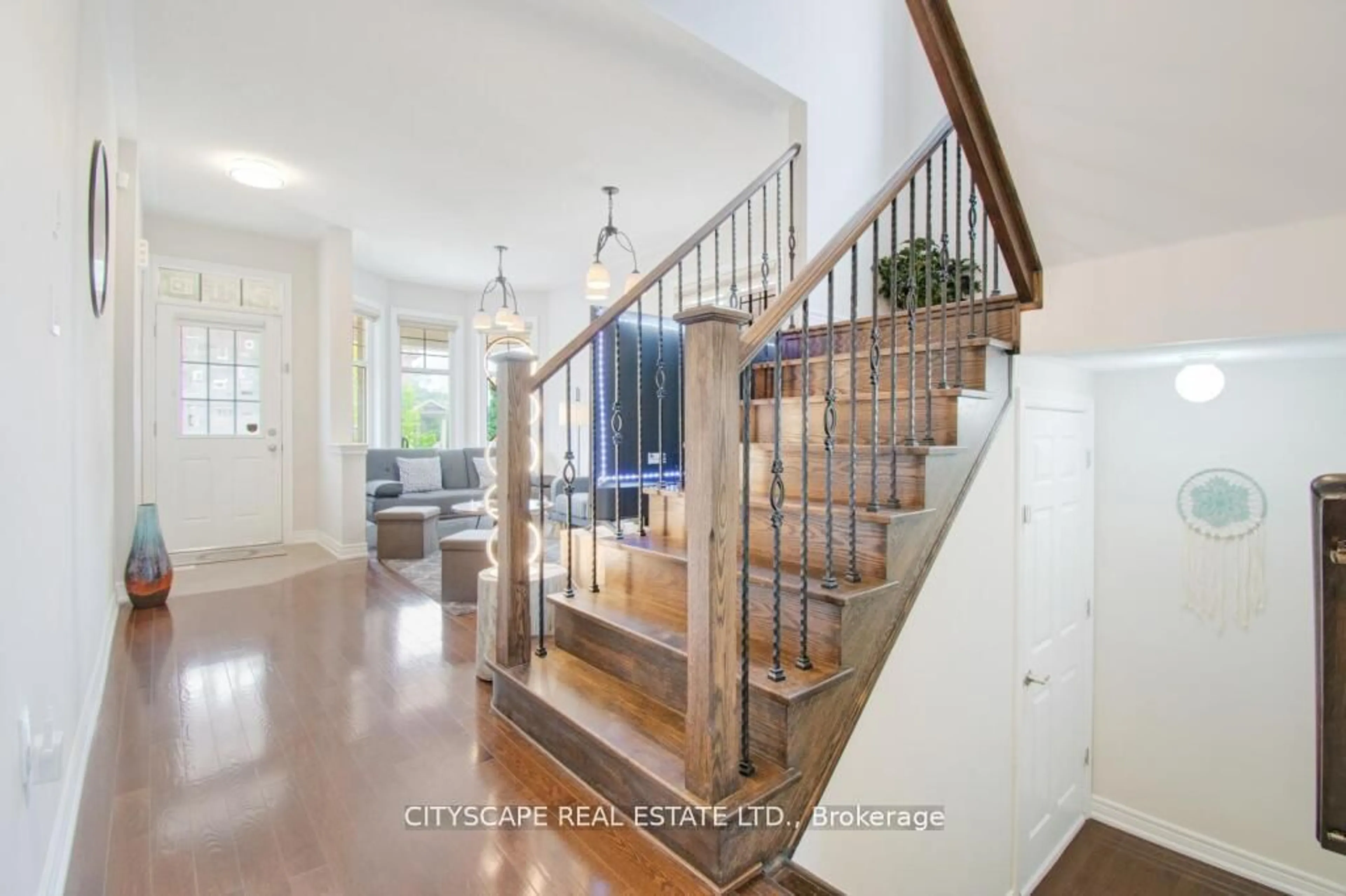 Indoor entryway for 151 Allegro Dr, Brampton Ontario L6Y 5X9