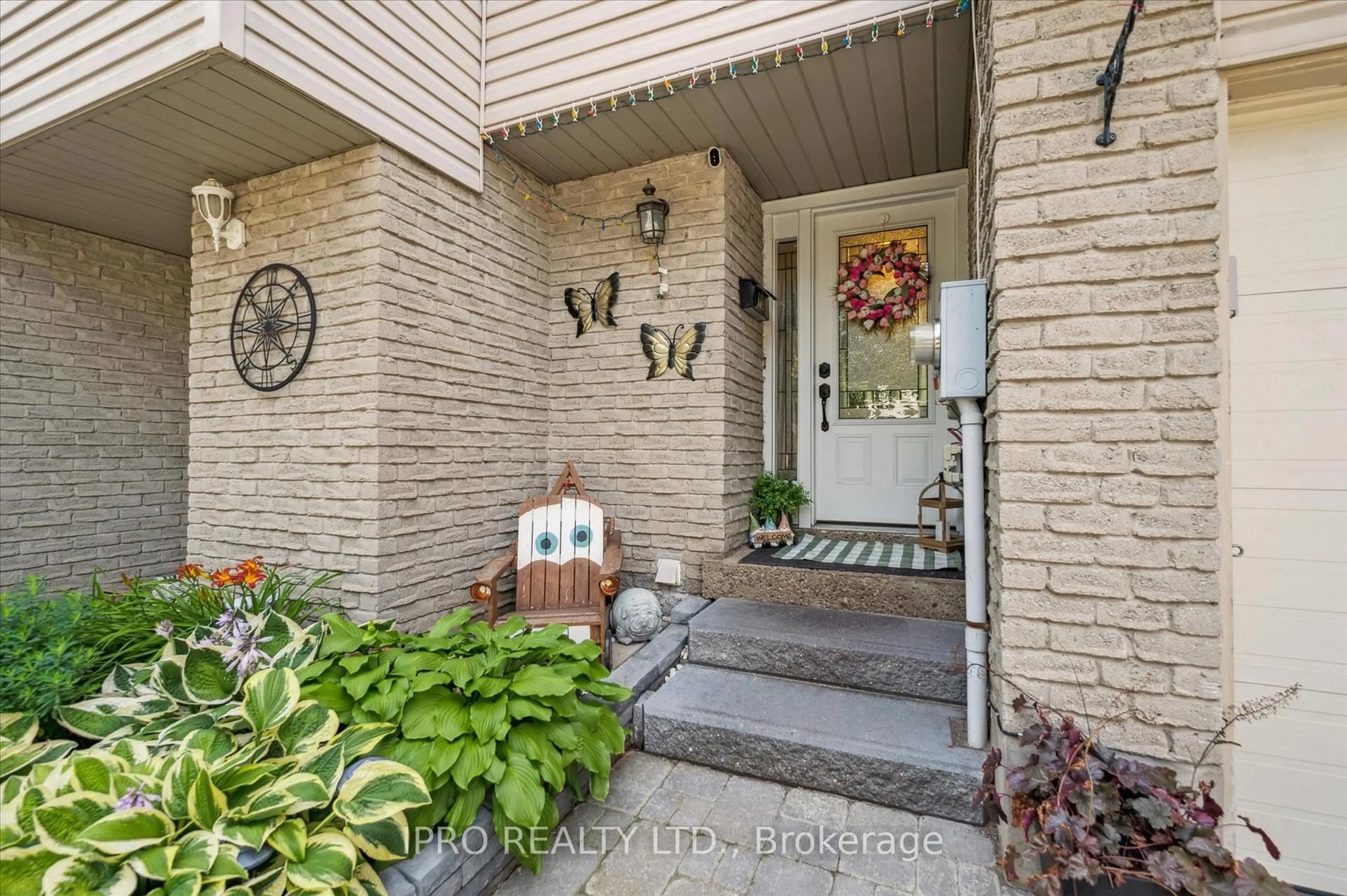 Indoor entryway for 10 Orange Mill Crt, Orangeville Ontario L9W 3R6