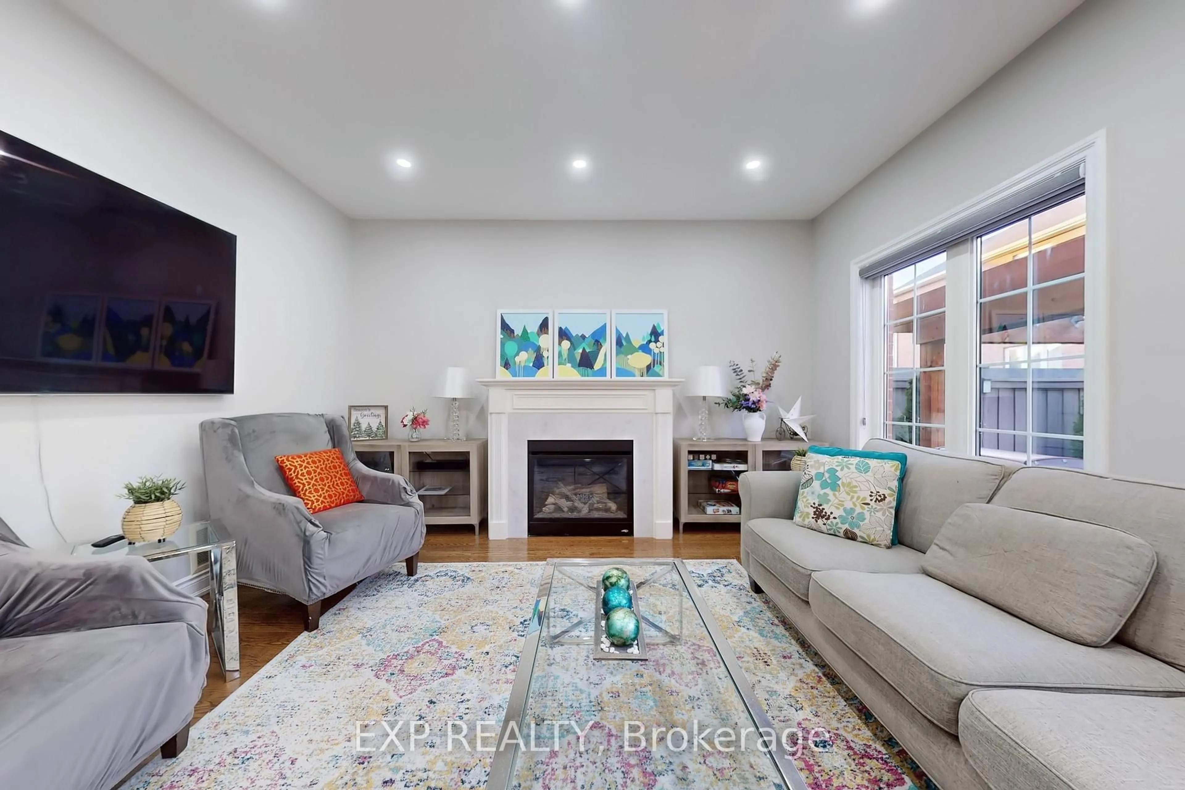Living room with furniture, unknown for 28 Red Ash Crt, Brampton Ontario L6X 4N8
