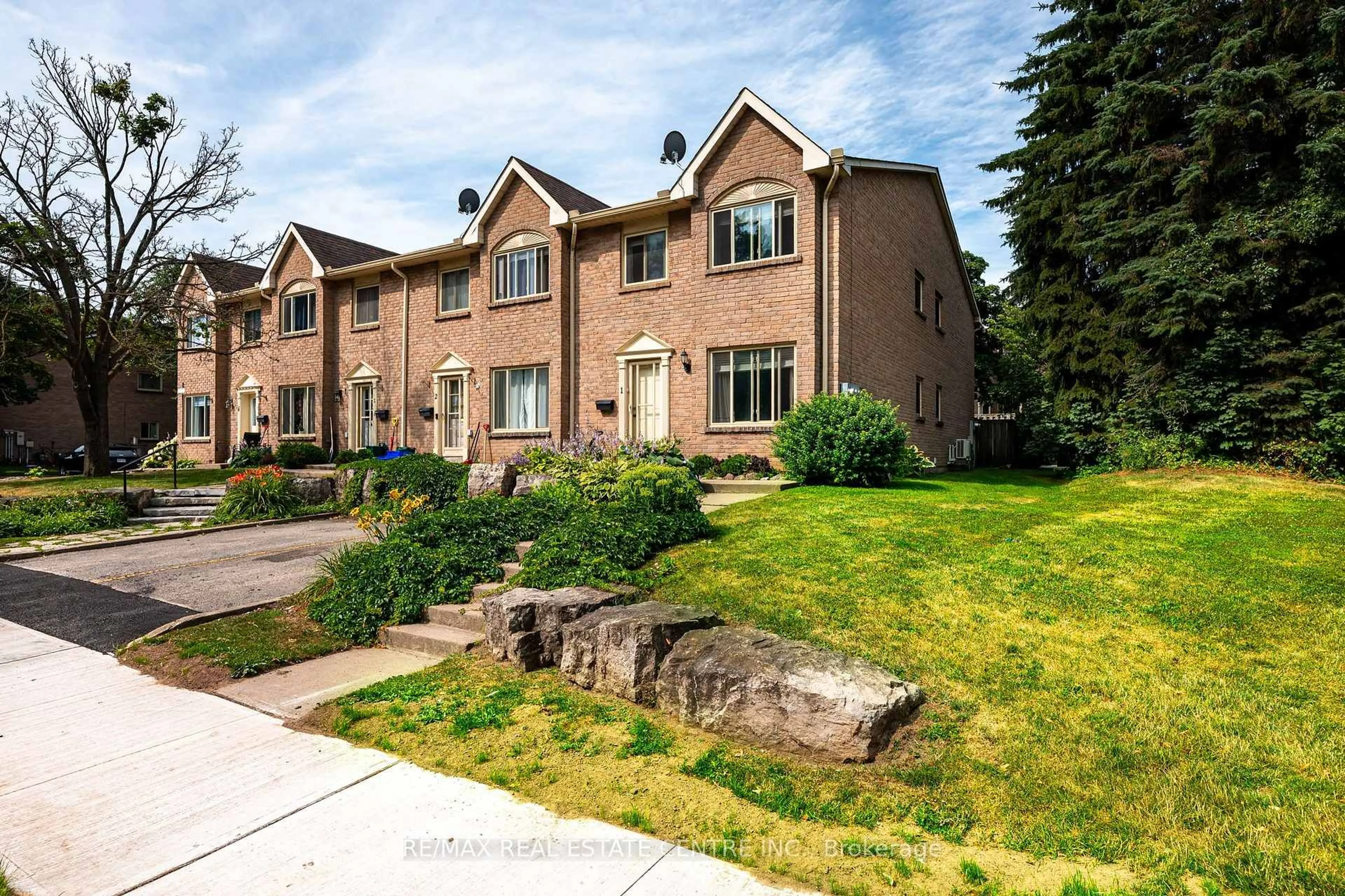 Home with brick exterior material, street for 2 Cedar Dr #5, Orangeville Ontario L9W 2X6