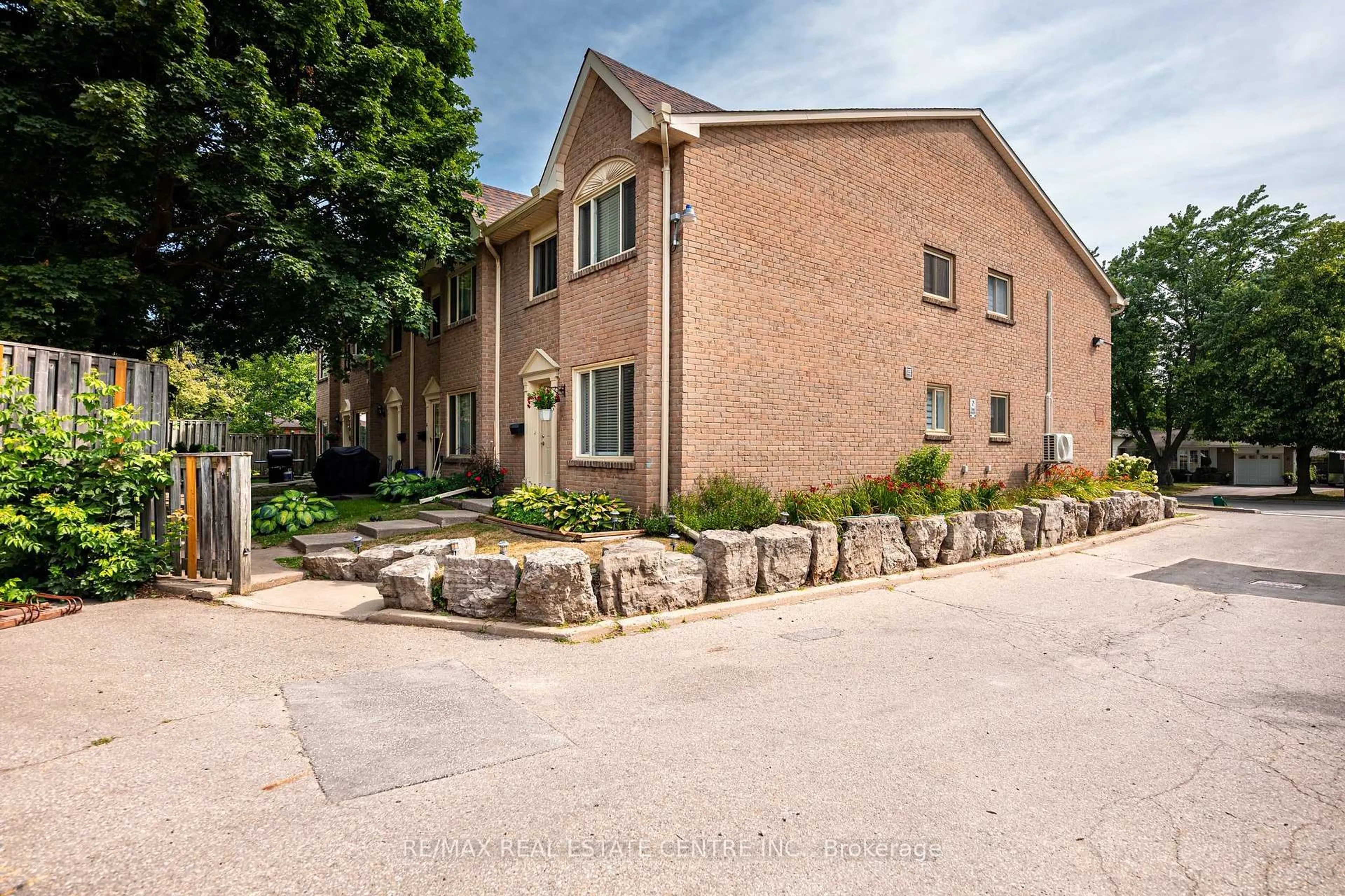 Unknown for 2 Cedar Dr #5, Orangeville Ontario L9W 2X6