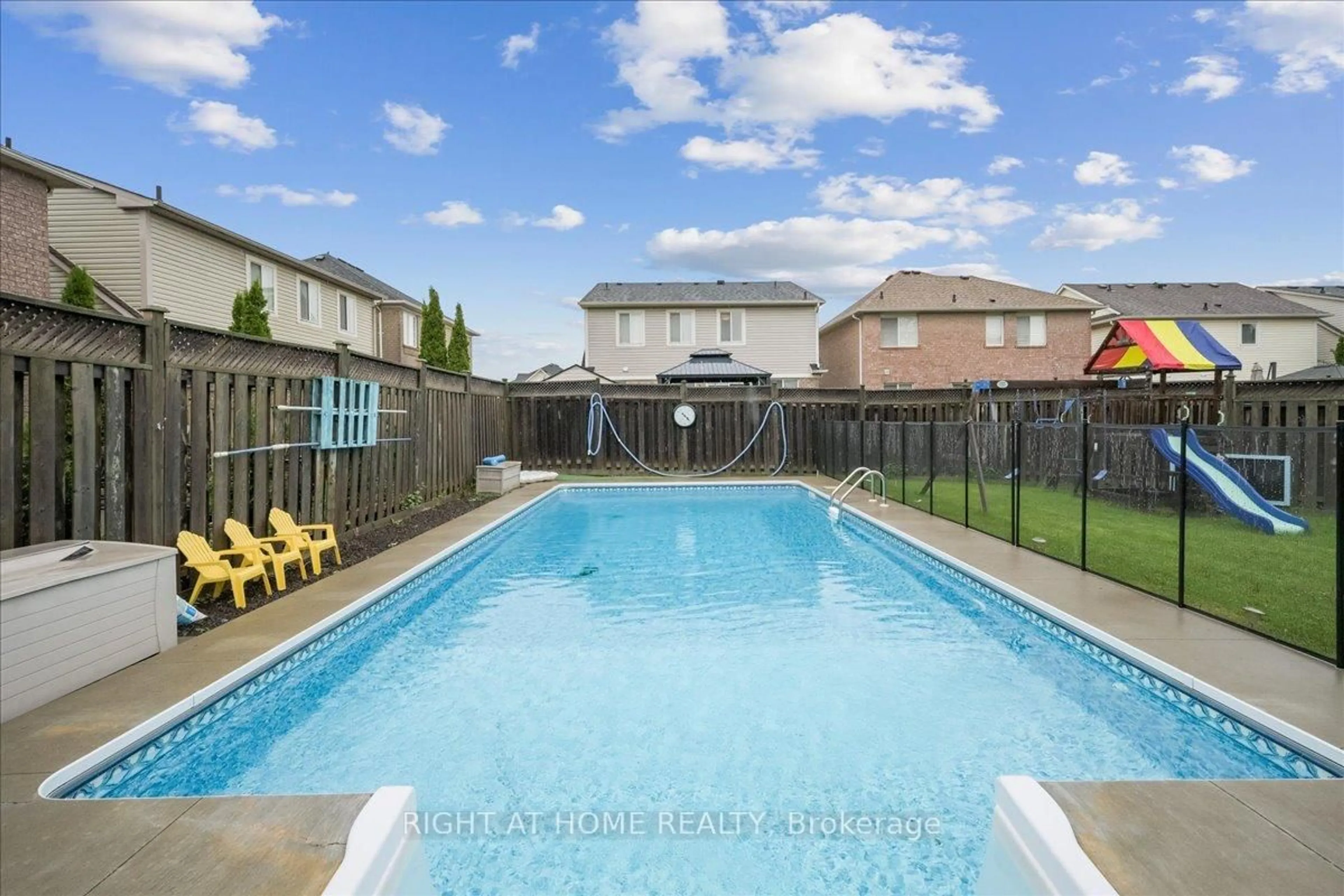 Pool for 477 Farlow Cres, Milton Ontario L9T 5M8