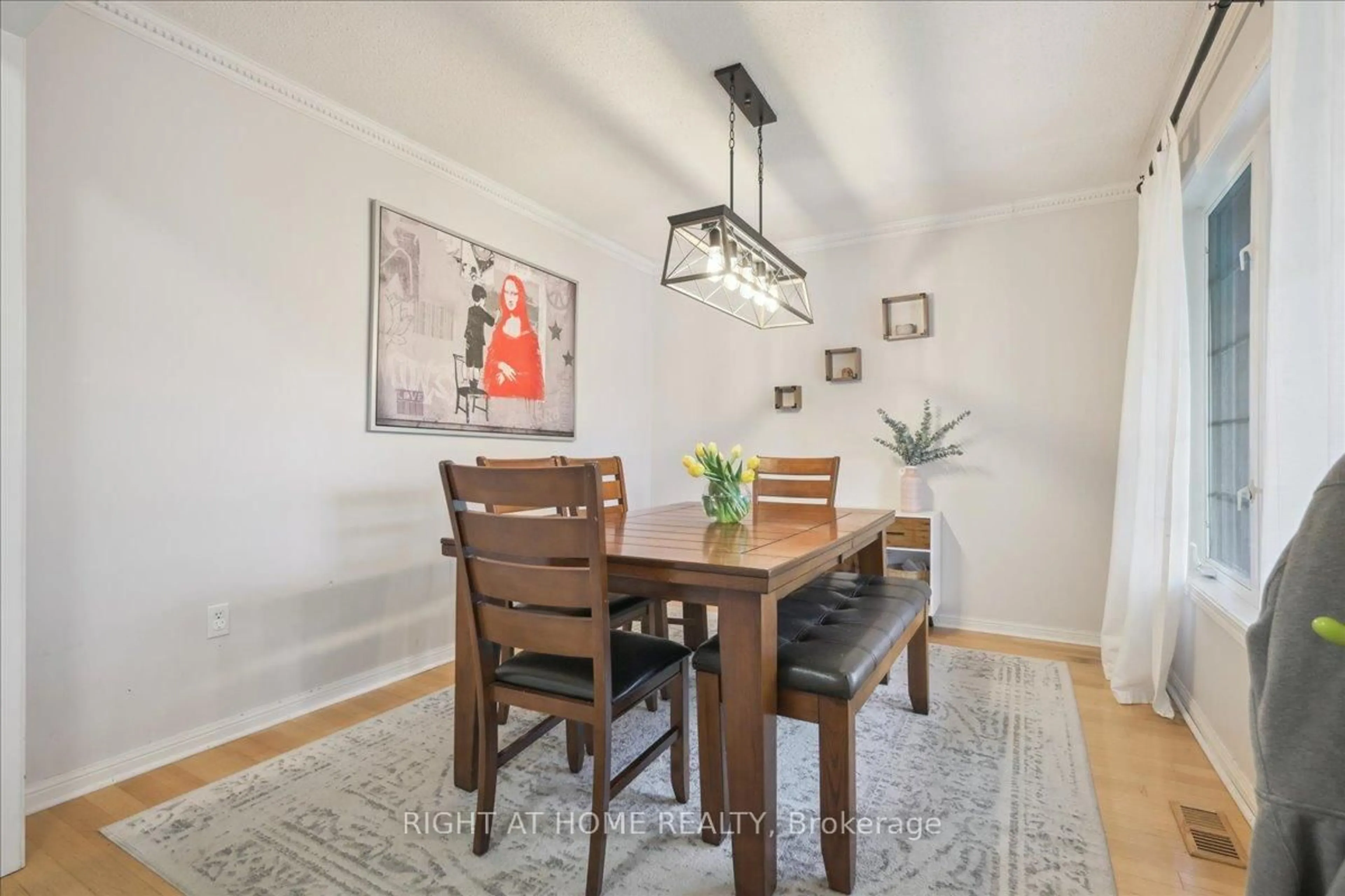 Dining room, unknown for 477 Farlow Cres, Milton Ontario L9T 5M8