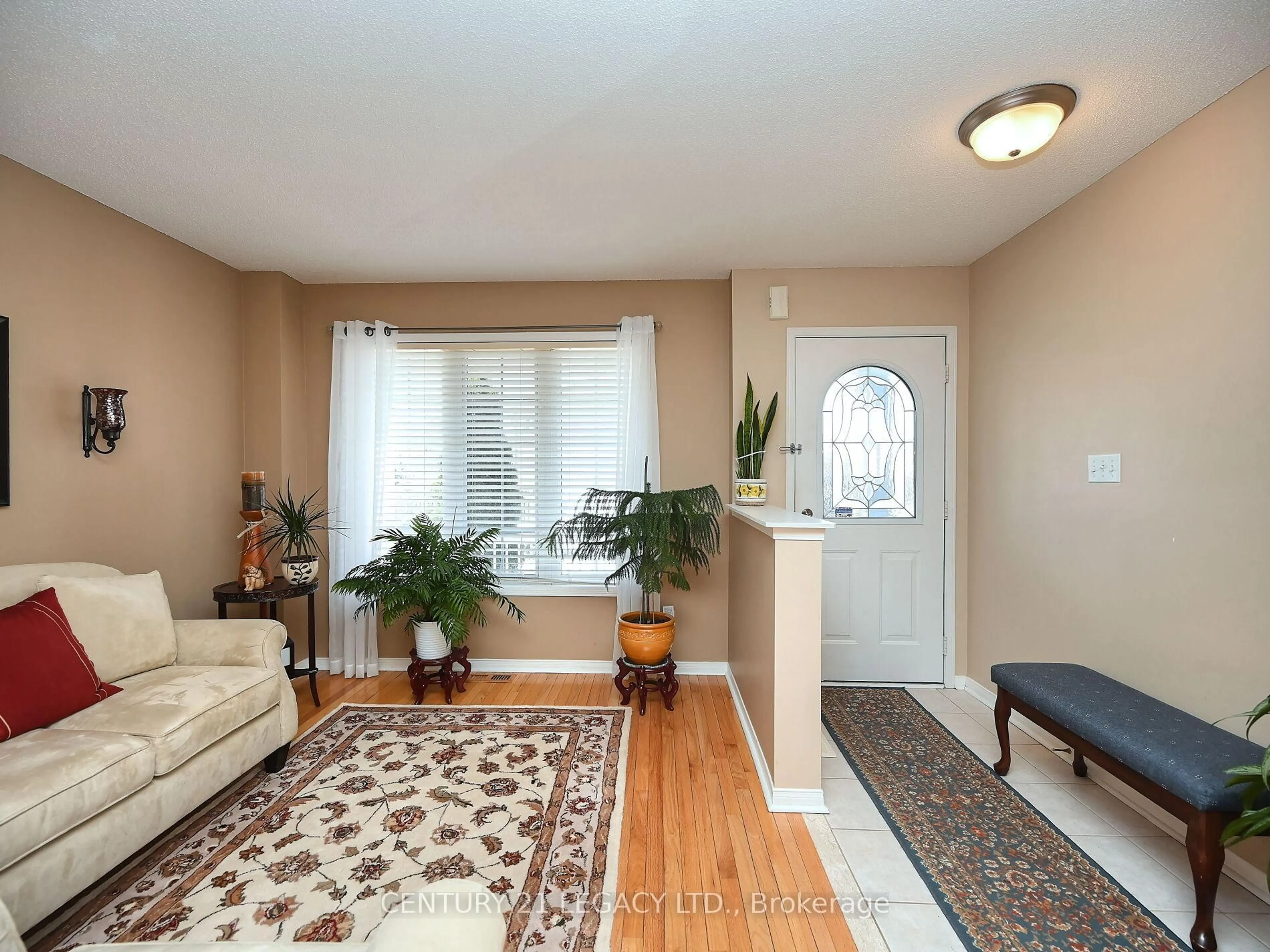 Living room with furniture, unknown for 32 Bluewater Cres, Brampton Ontario L7A 2H1