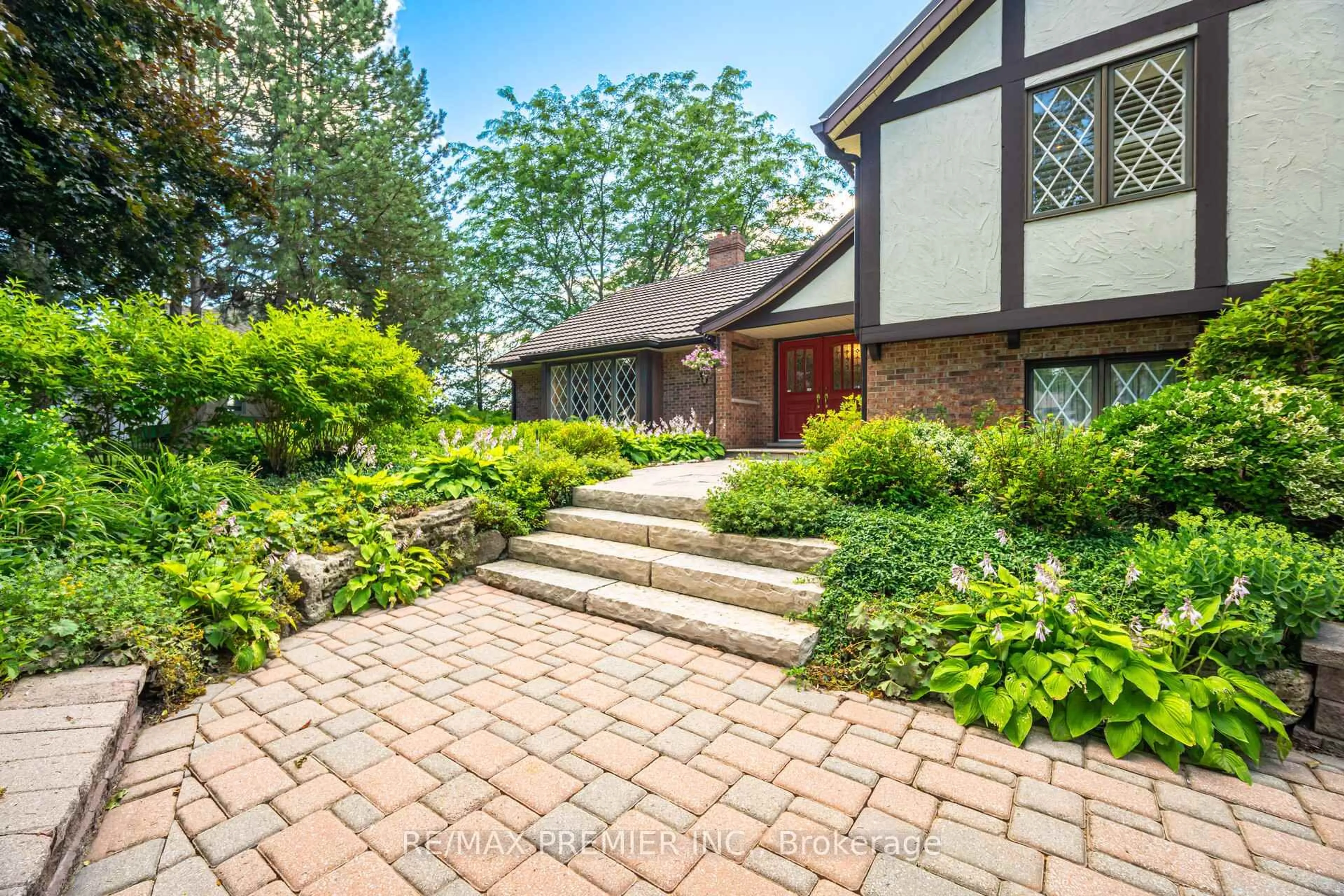 Home with brick exterior material, street for 18 Ingleview Dr, Caledon Ontario L7C 1P3