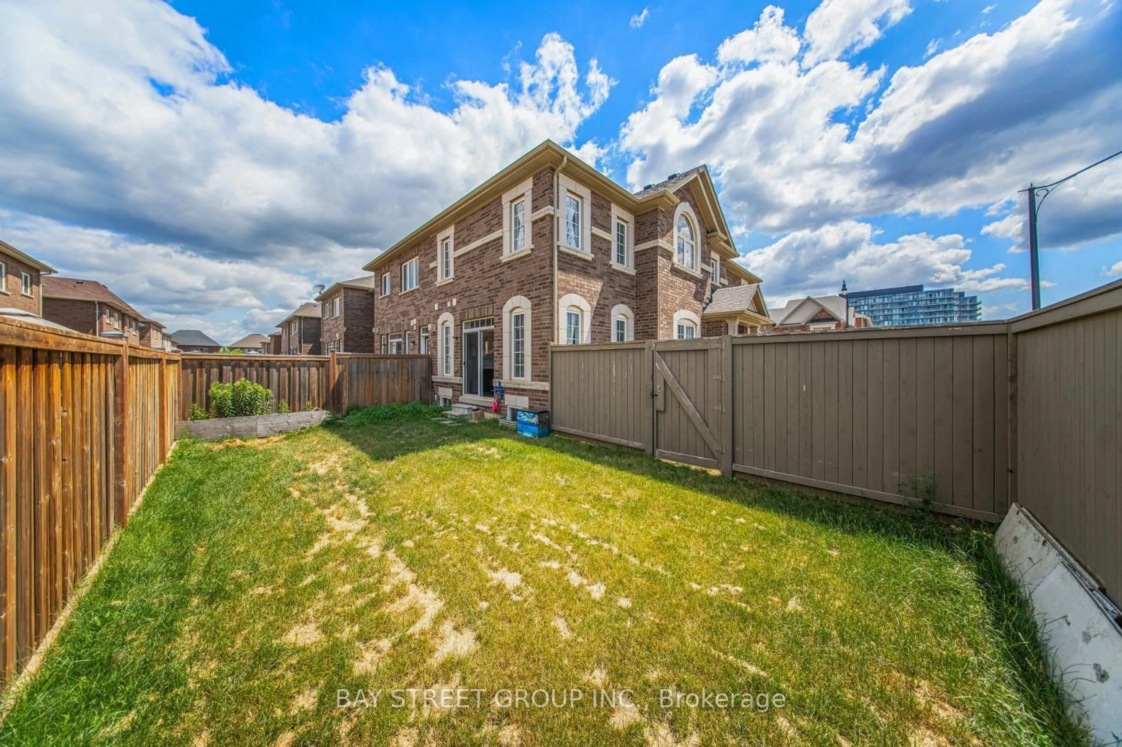 A pic from outside/outdoor area/front of a property/back of a property/a pic from drone, street for 273 Veterans Dr, Brampton Ontario L7A 4M5