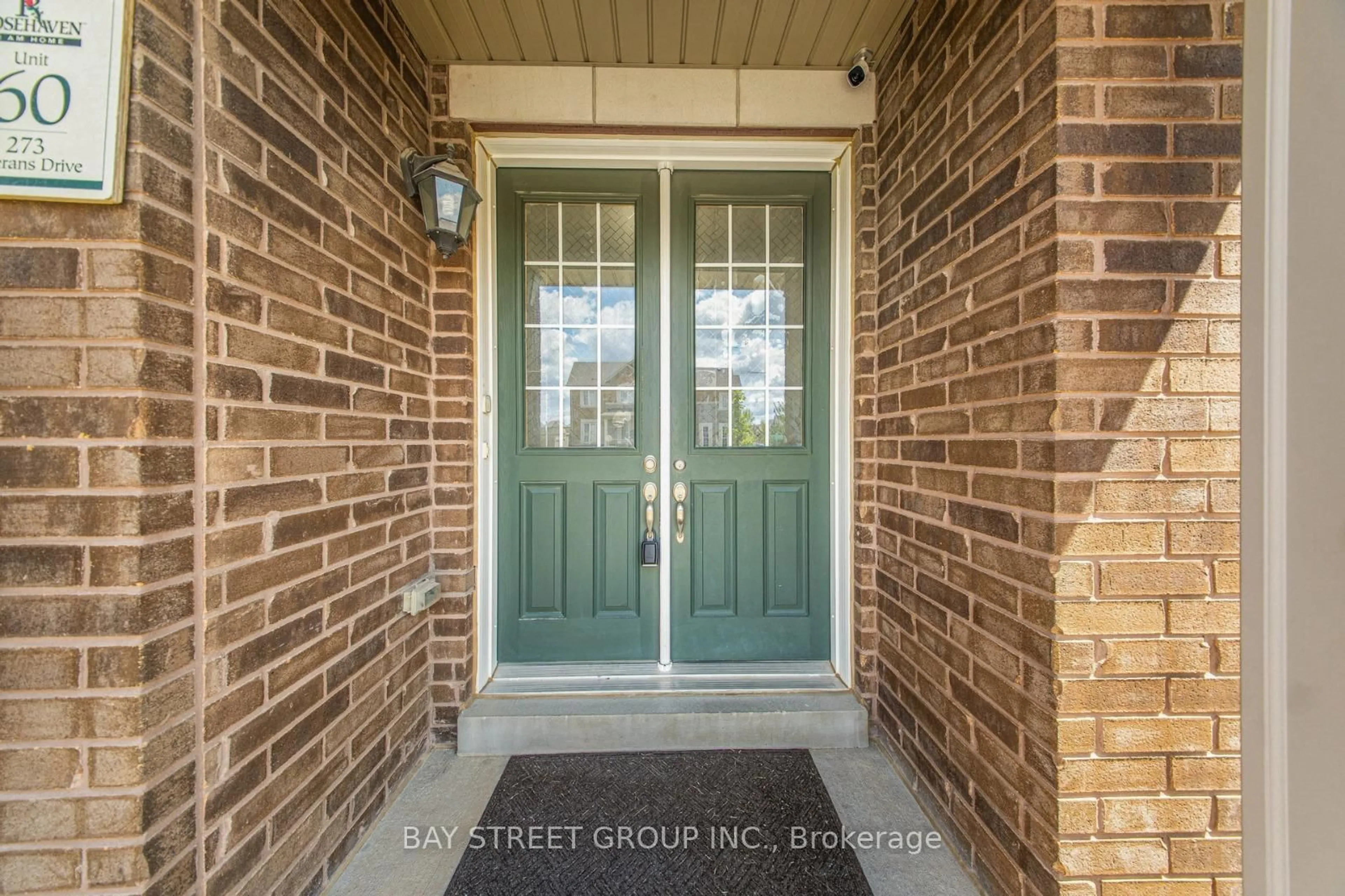 Indoor entryway for 273 Veterans Dr, Brampton Ontario L7A 4M5