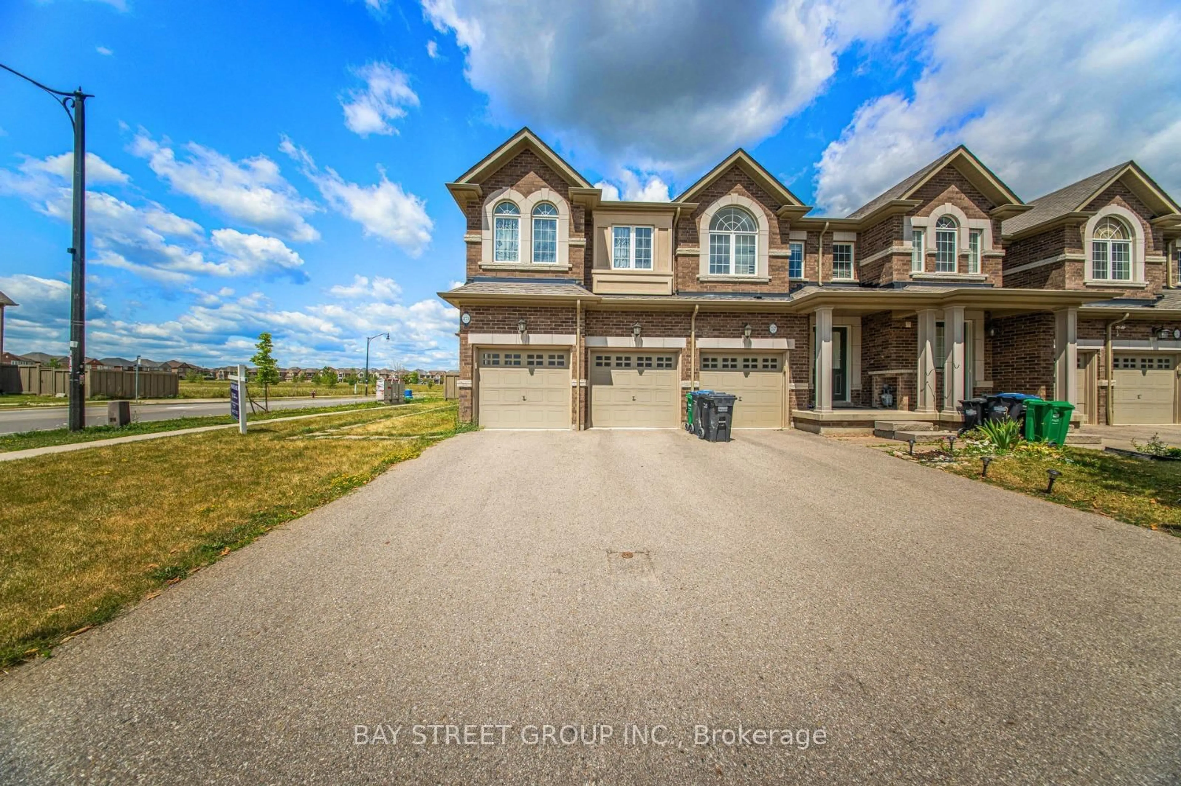 A pic from outside/outdoor area/front of a property/back of a property/a pic from drone, water/lake/river/ocean view for 273 Veterans Dr, Brampton Ontario L7A 4M5
