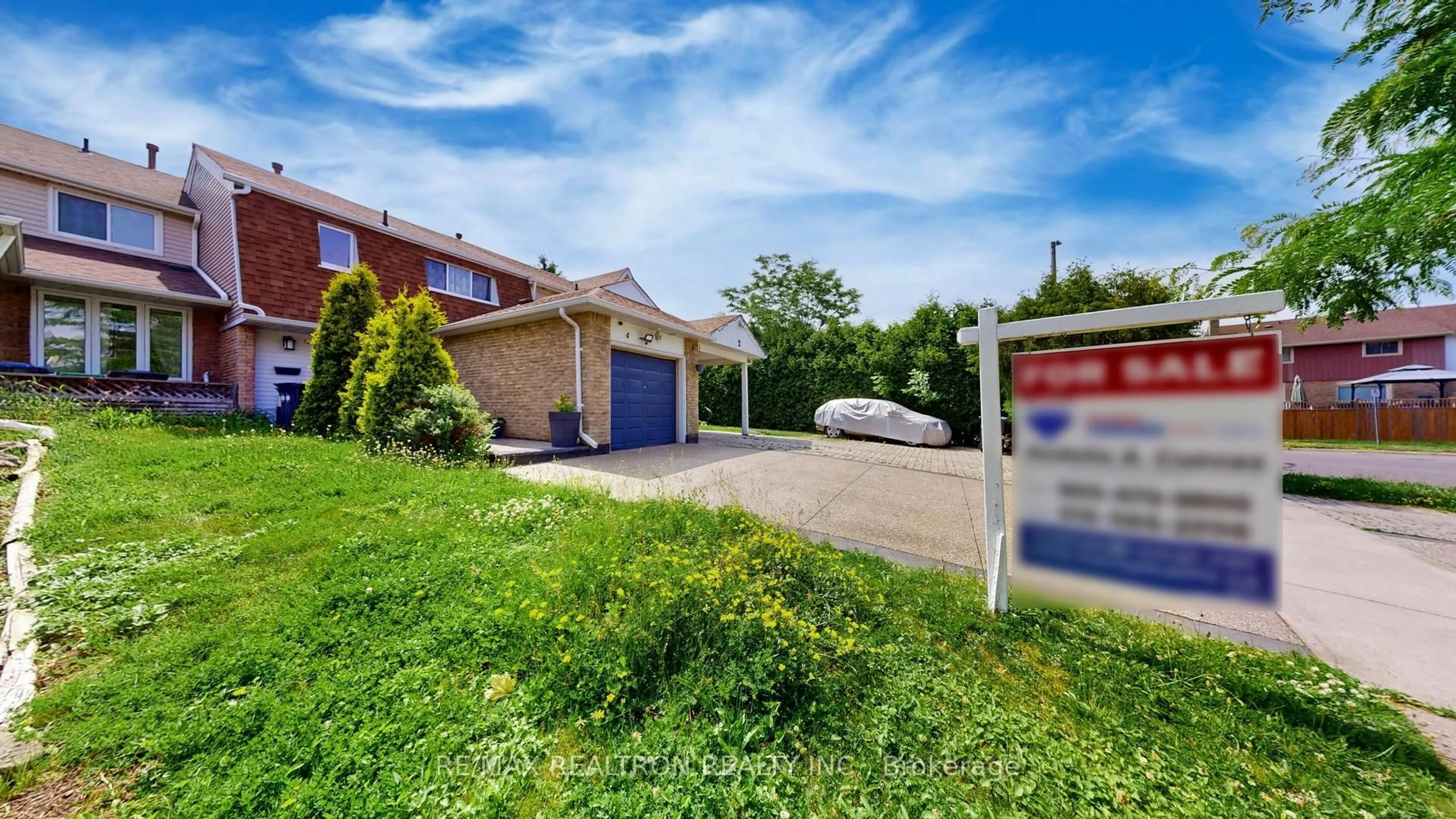 A pic from outside/outdoor area/front of a property/back of a property/a pic from drone, street for 4 Fanshawe Dr, Brampton Ontario L6Z 1A9