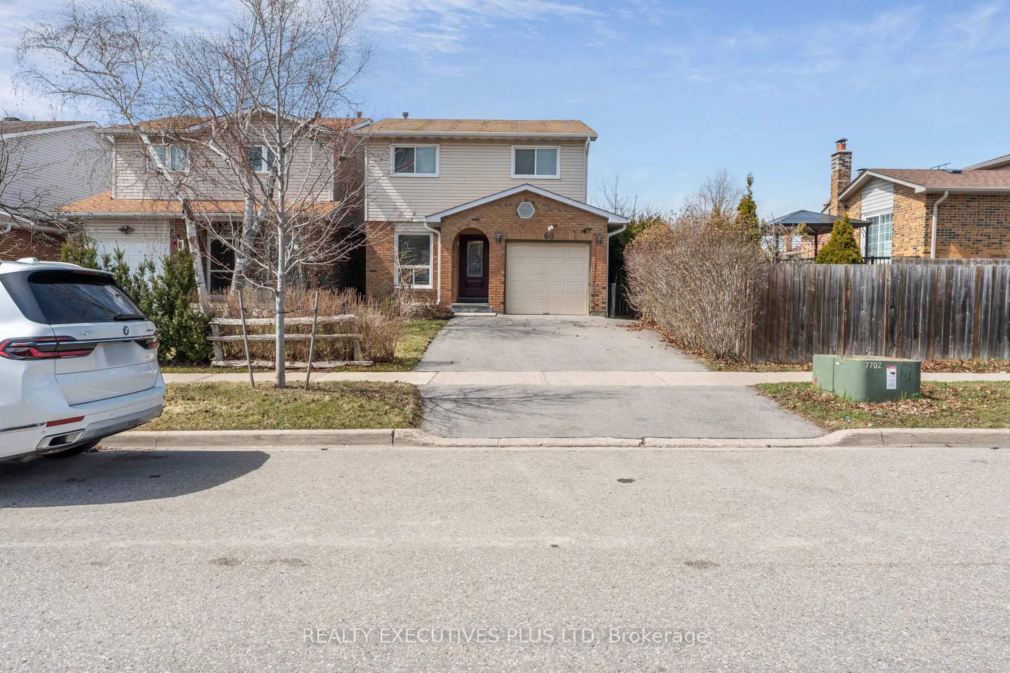 A pic from outside/outdoor area/front of a property/back of a property/a pic from drone, street for 60 Pluto Dr, Brampton Ontario L6V 3W5
