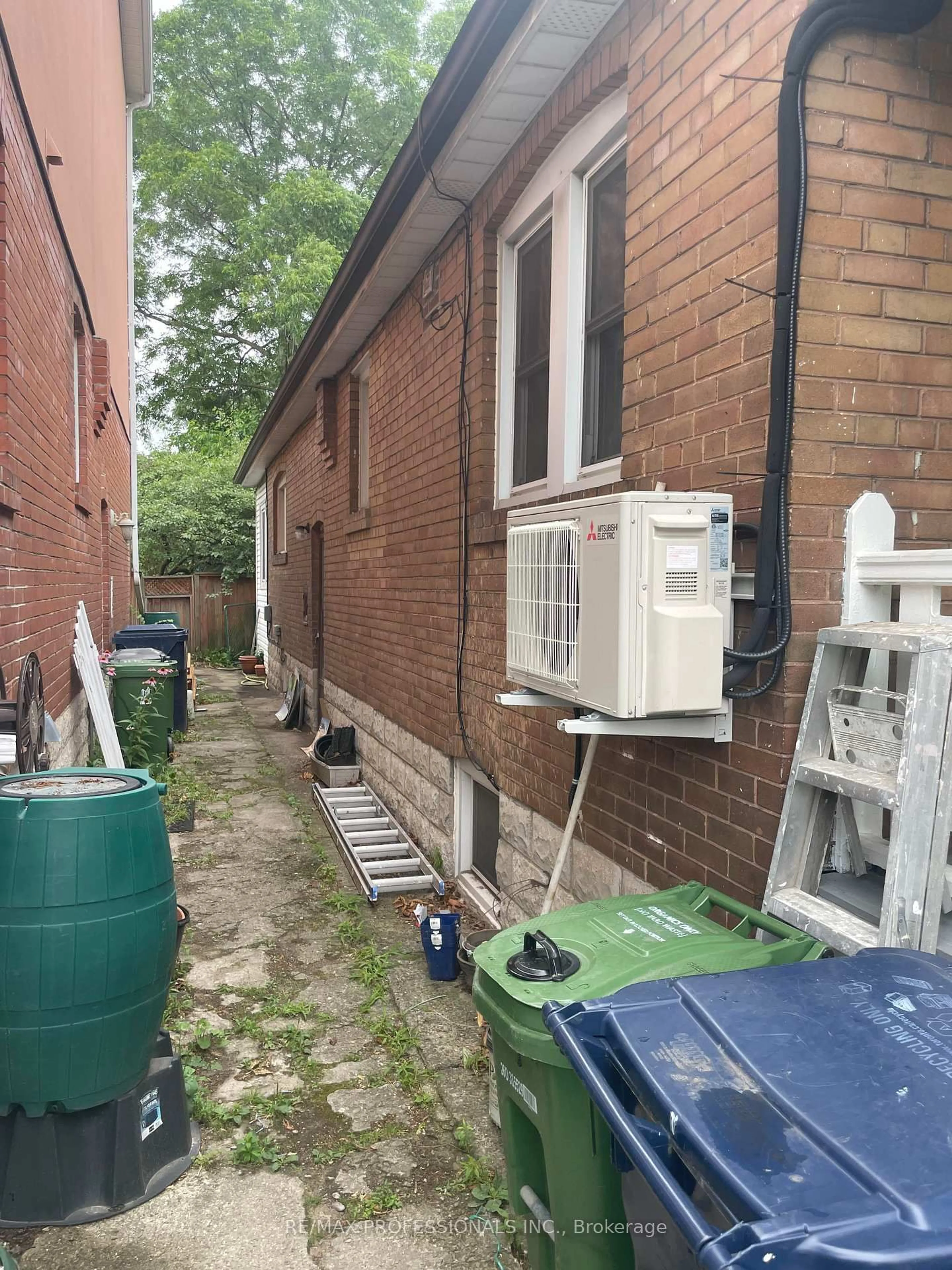 Unknown for 115 Brookside Ave, Toronto Ontario M6S 4G8